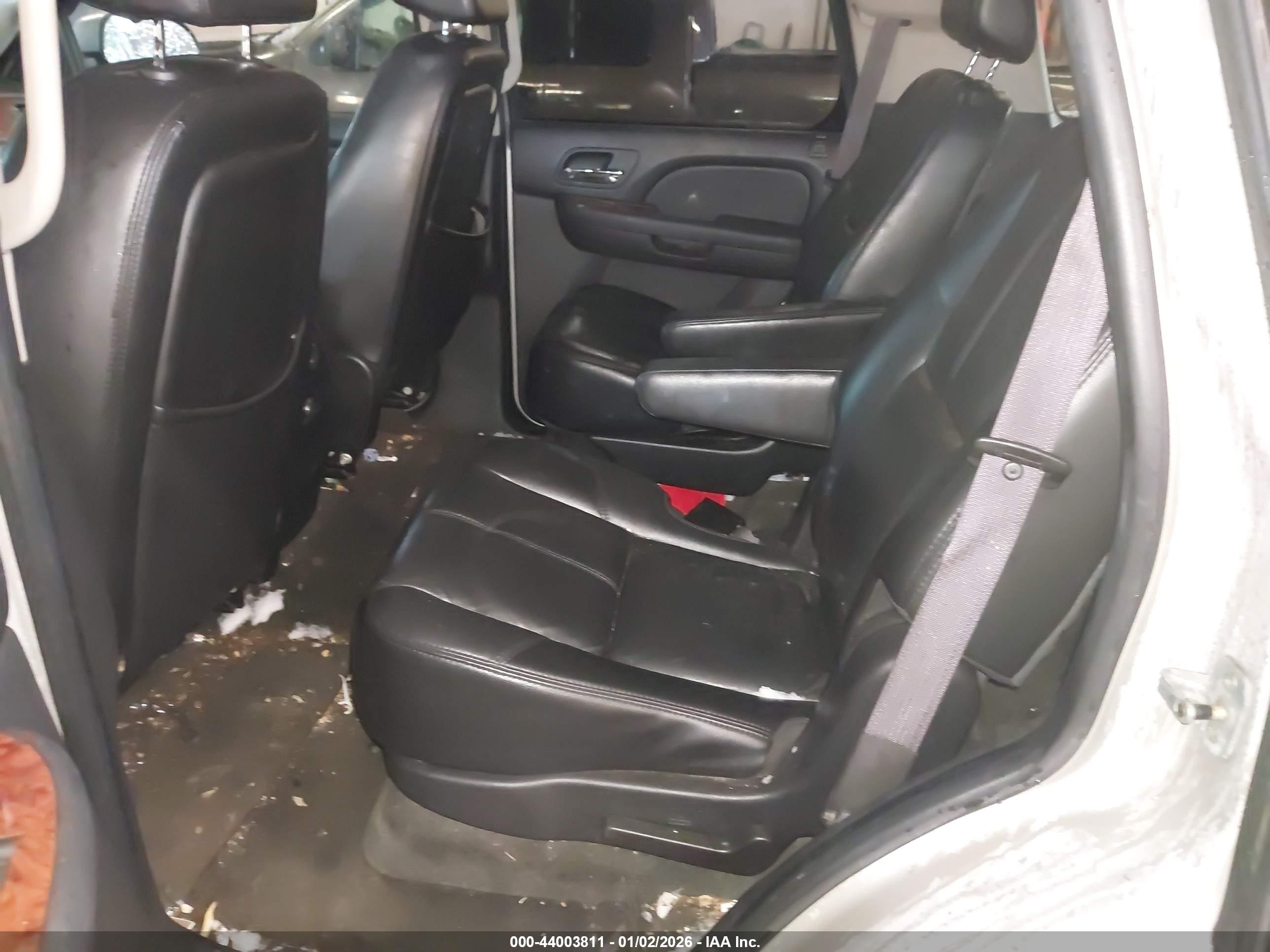 CHEVROLET TAHOE image 8