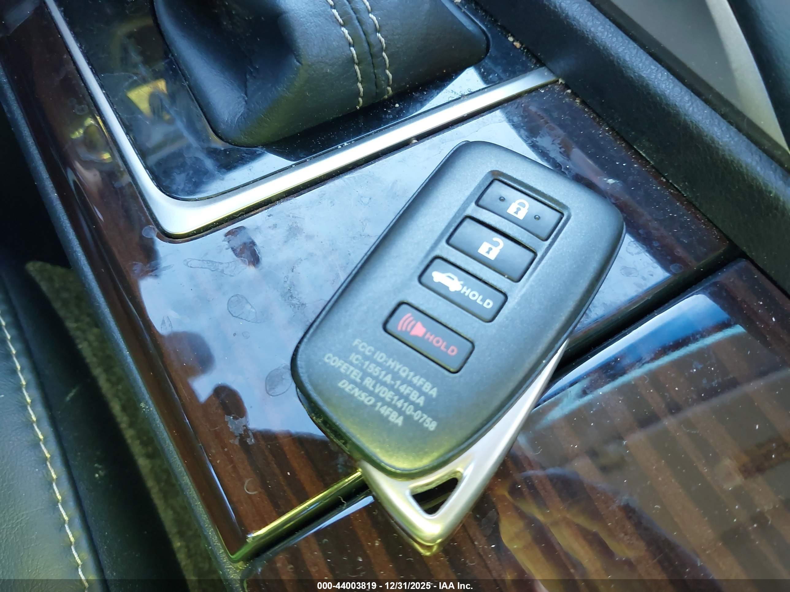 LEXUS ES image 11