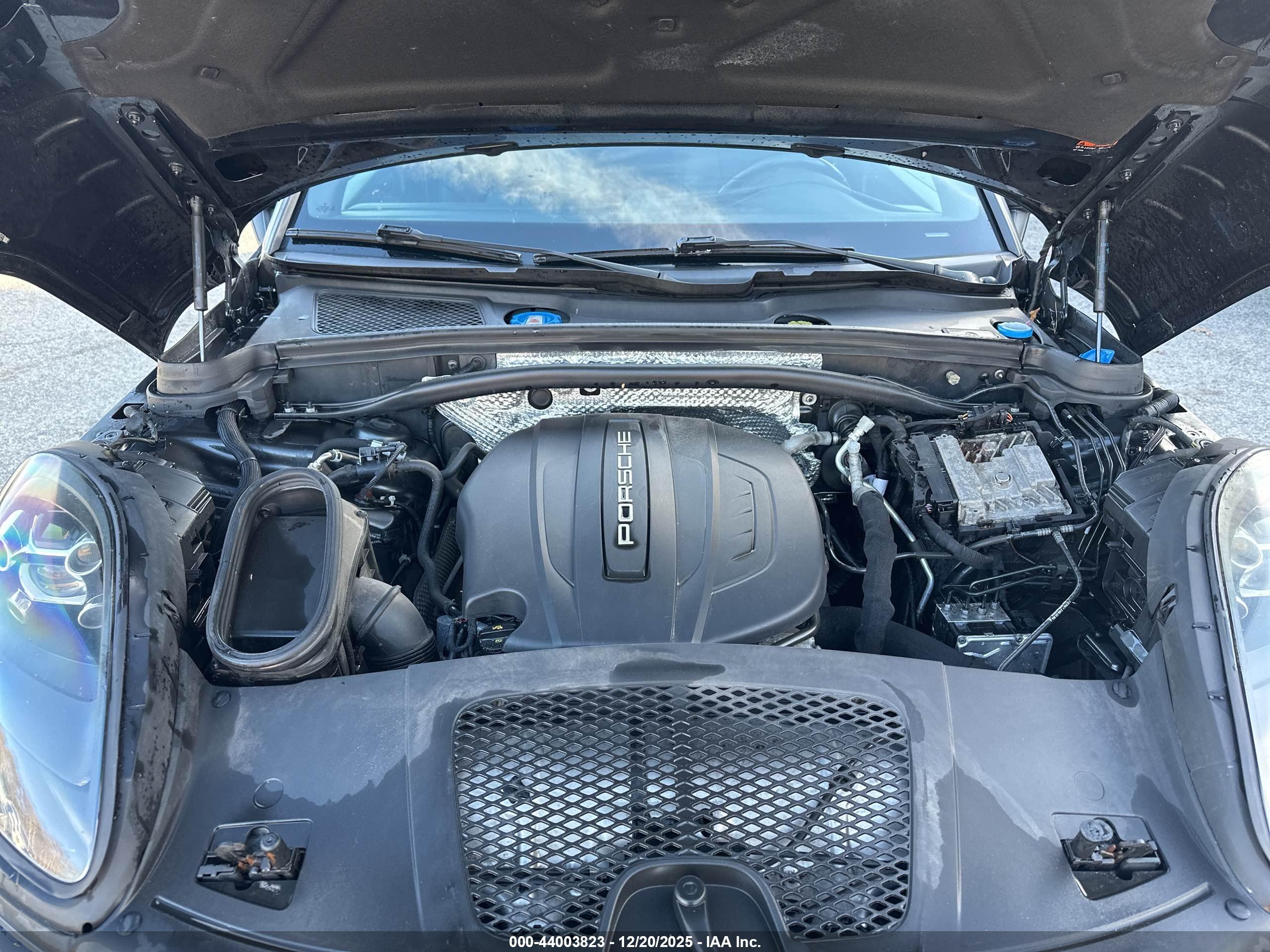 PORSCHE MACAN image 10