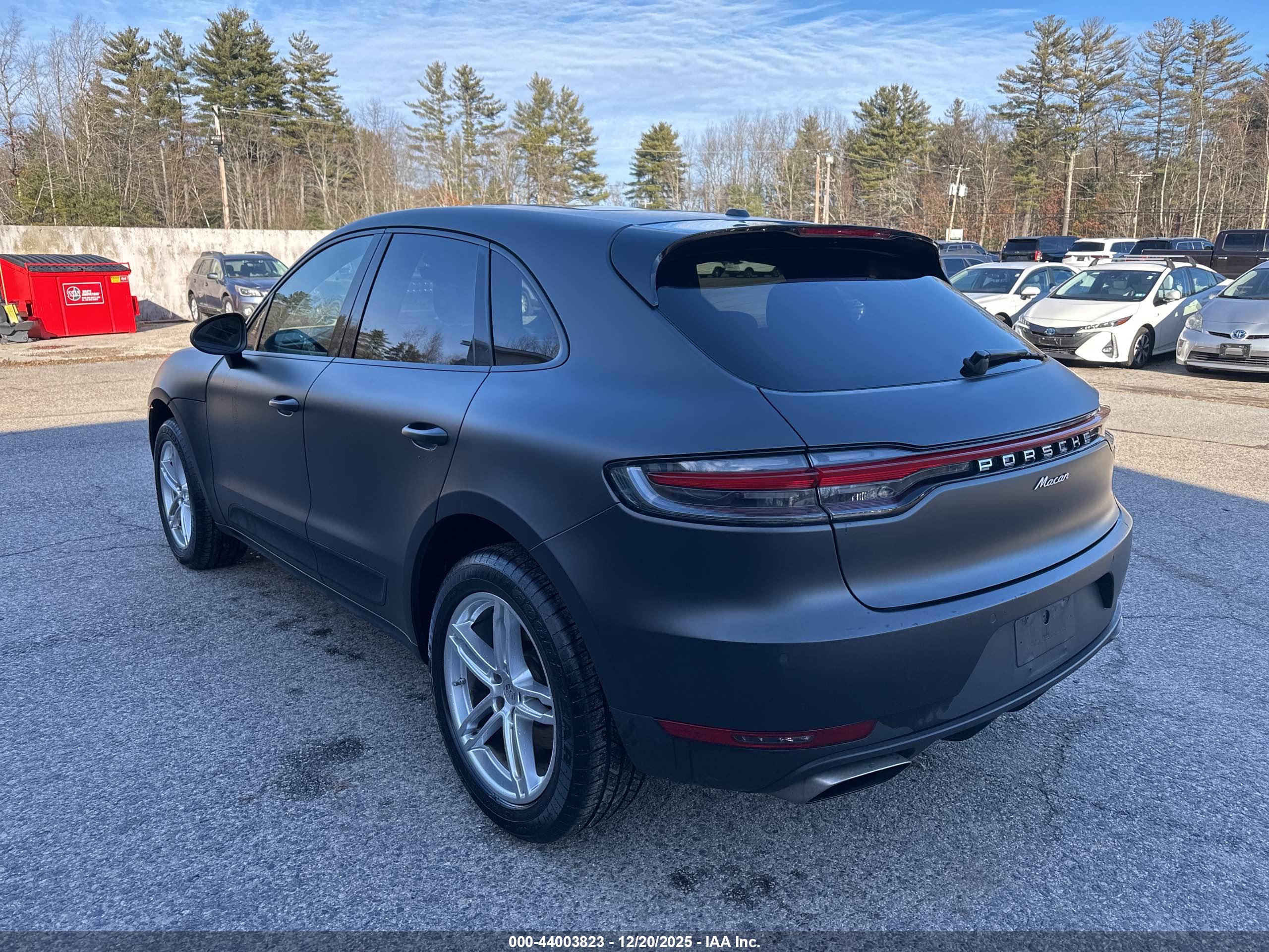 PORSCHE MACAN image 3