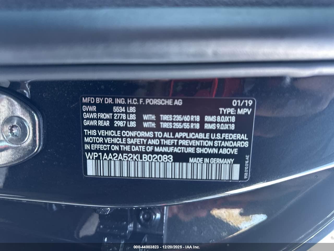 PORSCHE MACAN image 9