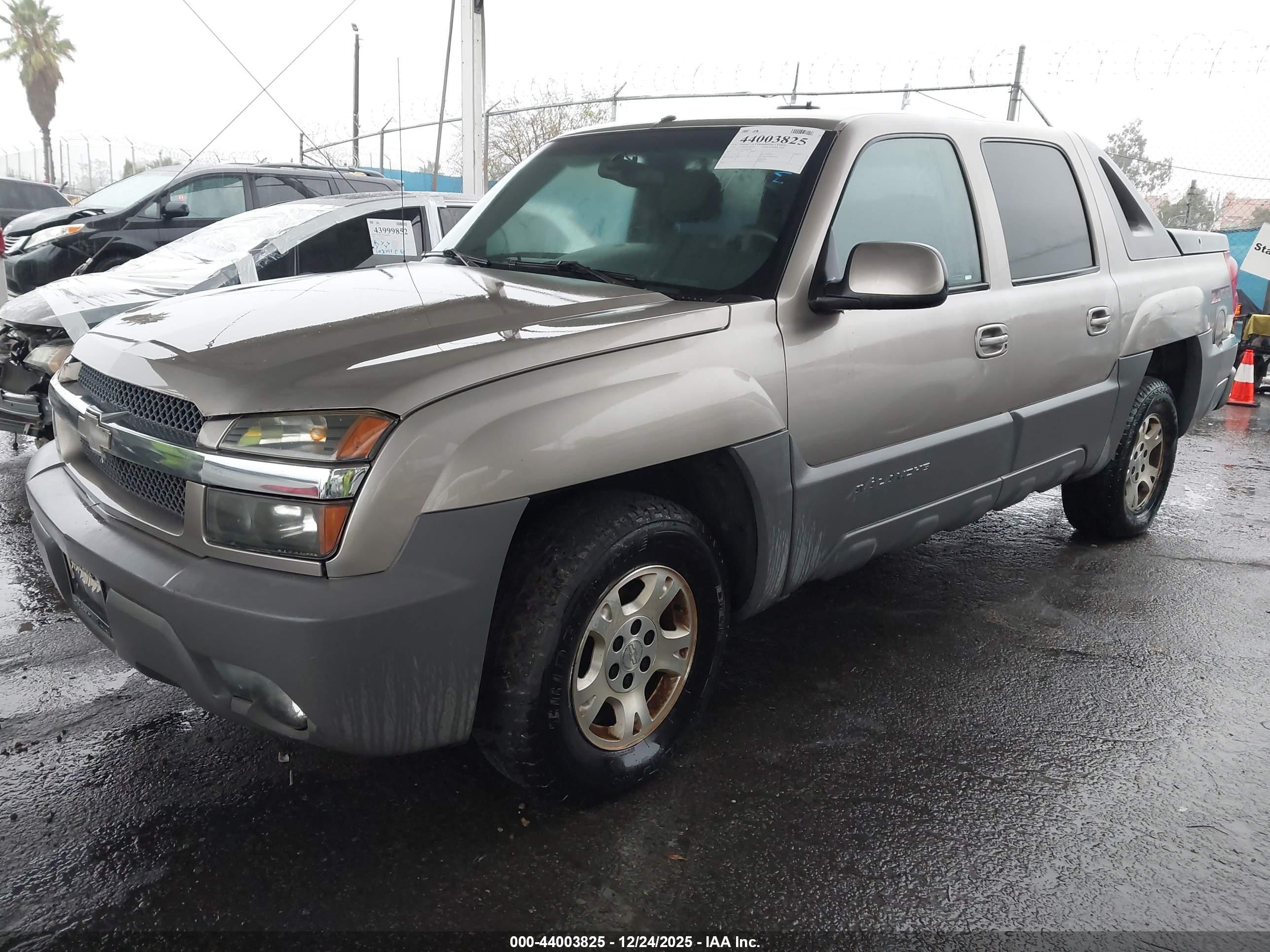 CHEVROLET AVALANCHE image 2