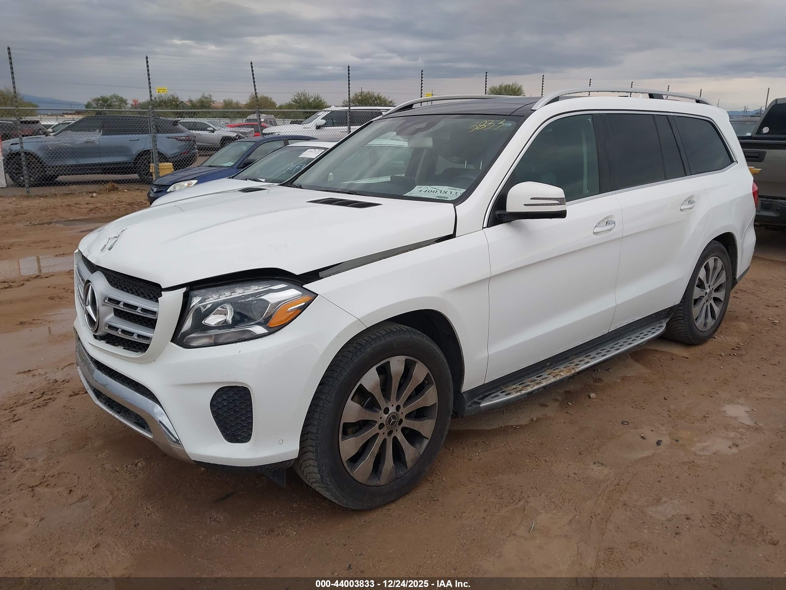 MERCEDES-BENZ GLS image 2
