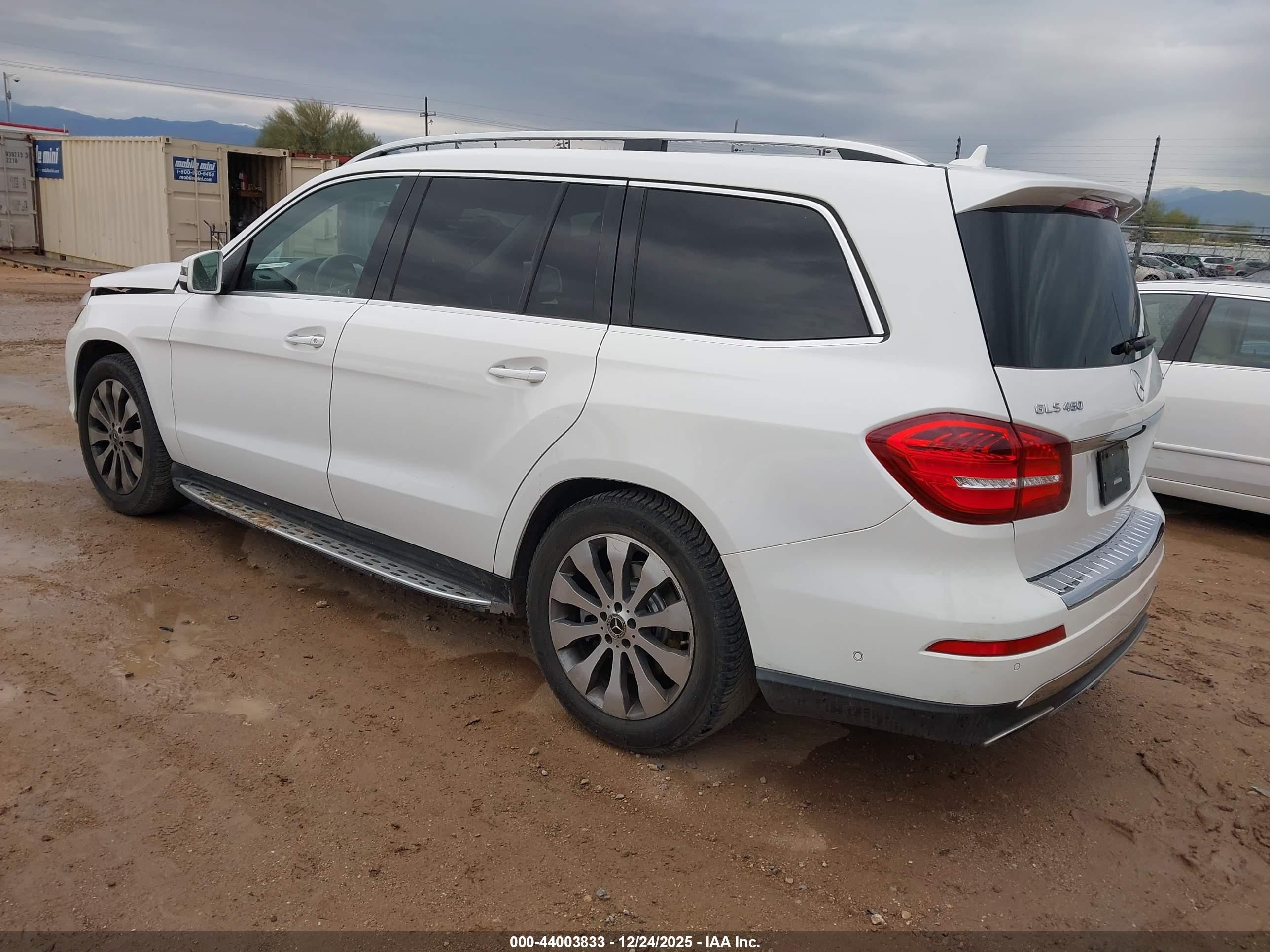 MERCEDES-BENZ GLS image 3