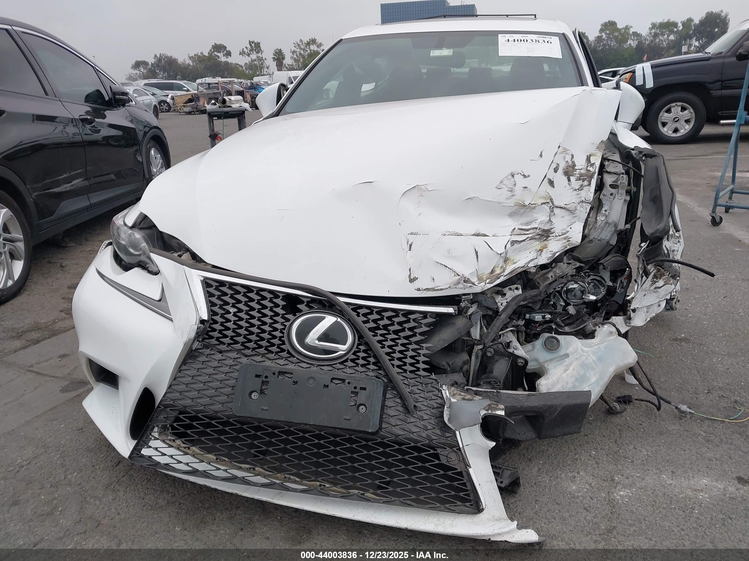 LEXUS IS image 6