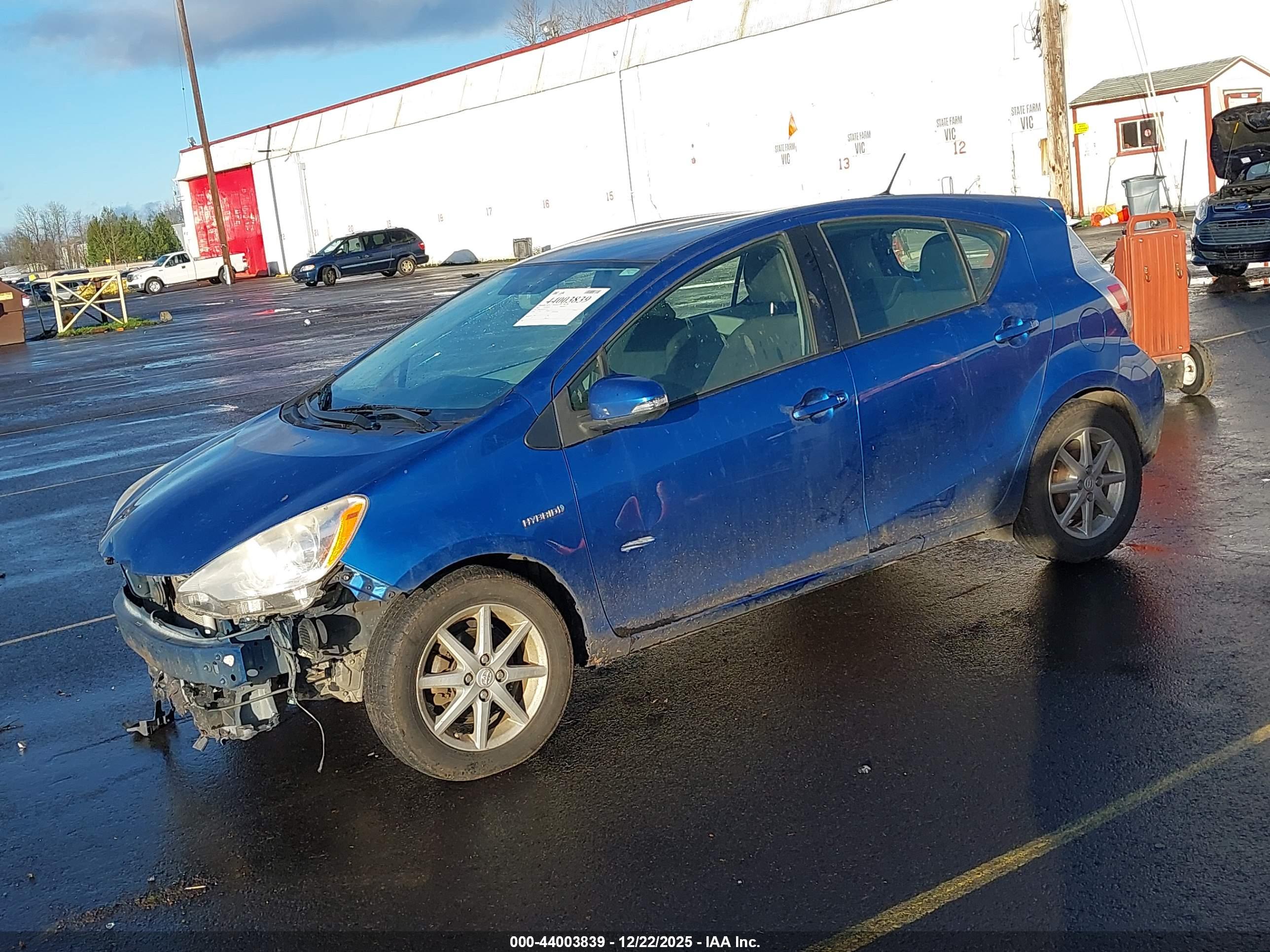 TOYOTA PRIUS image 2