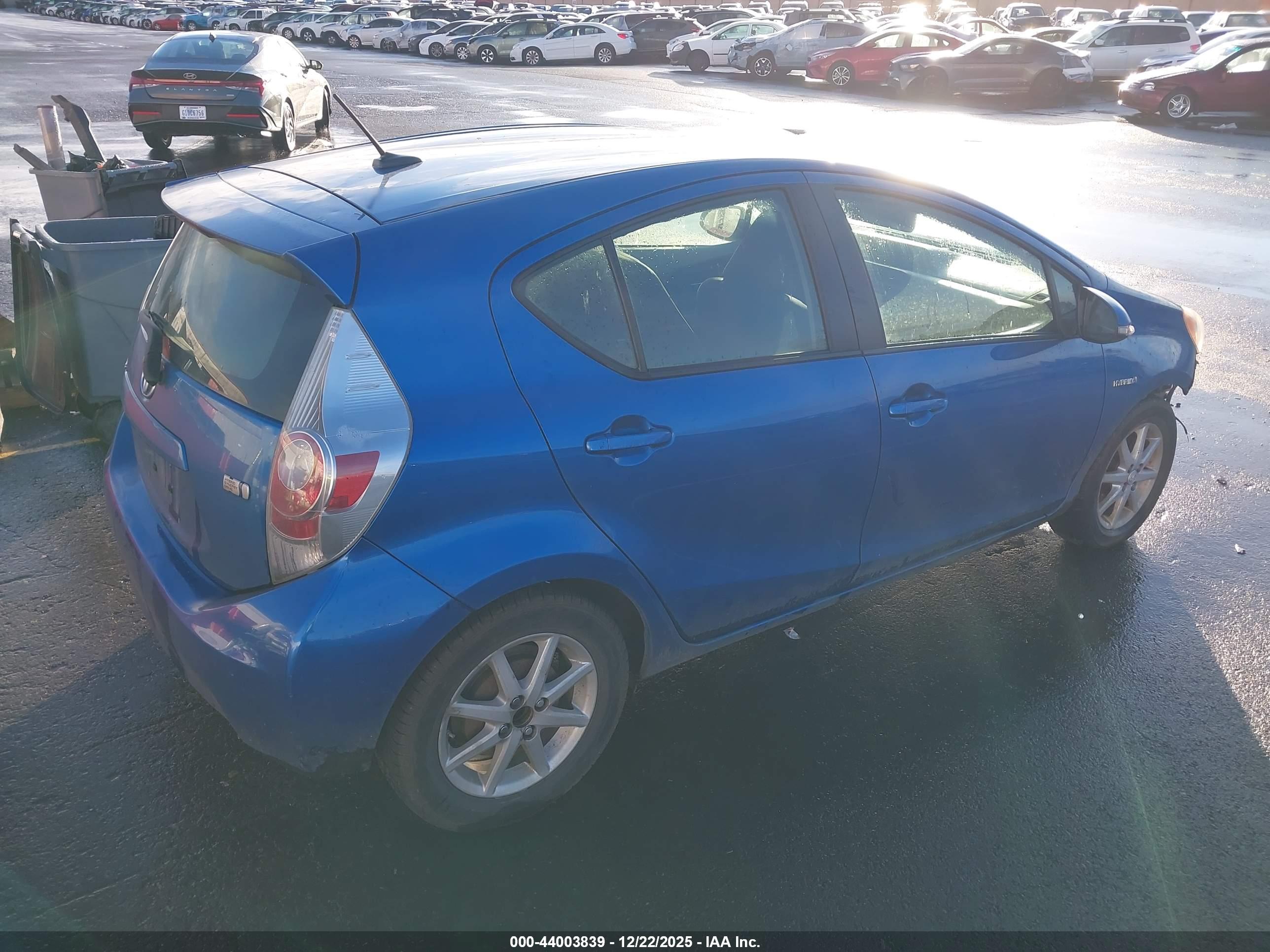 TOYOTA PRIUS image 4