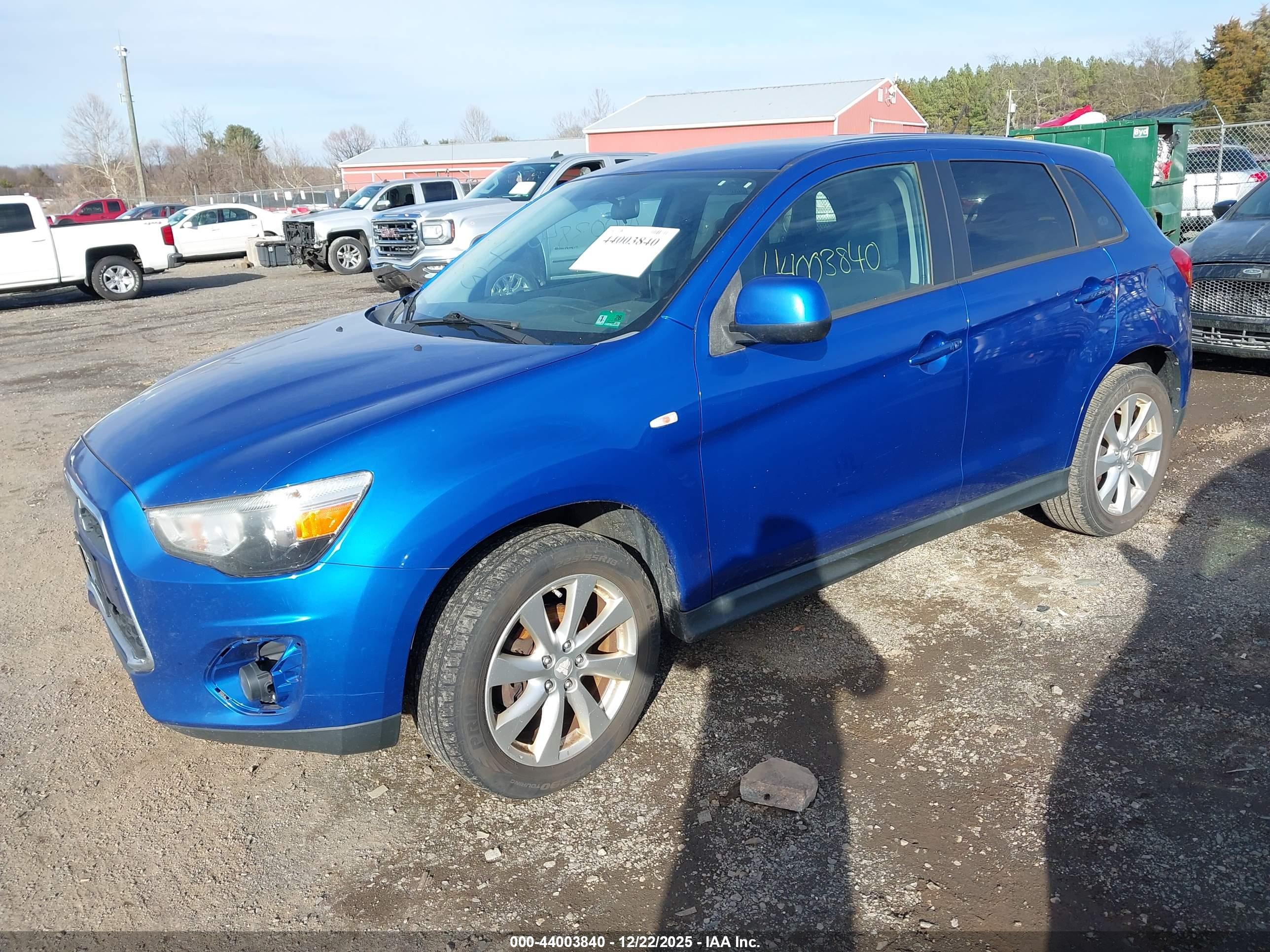MITSUBISHI OUTLANDER image 2