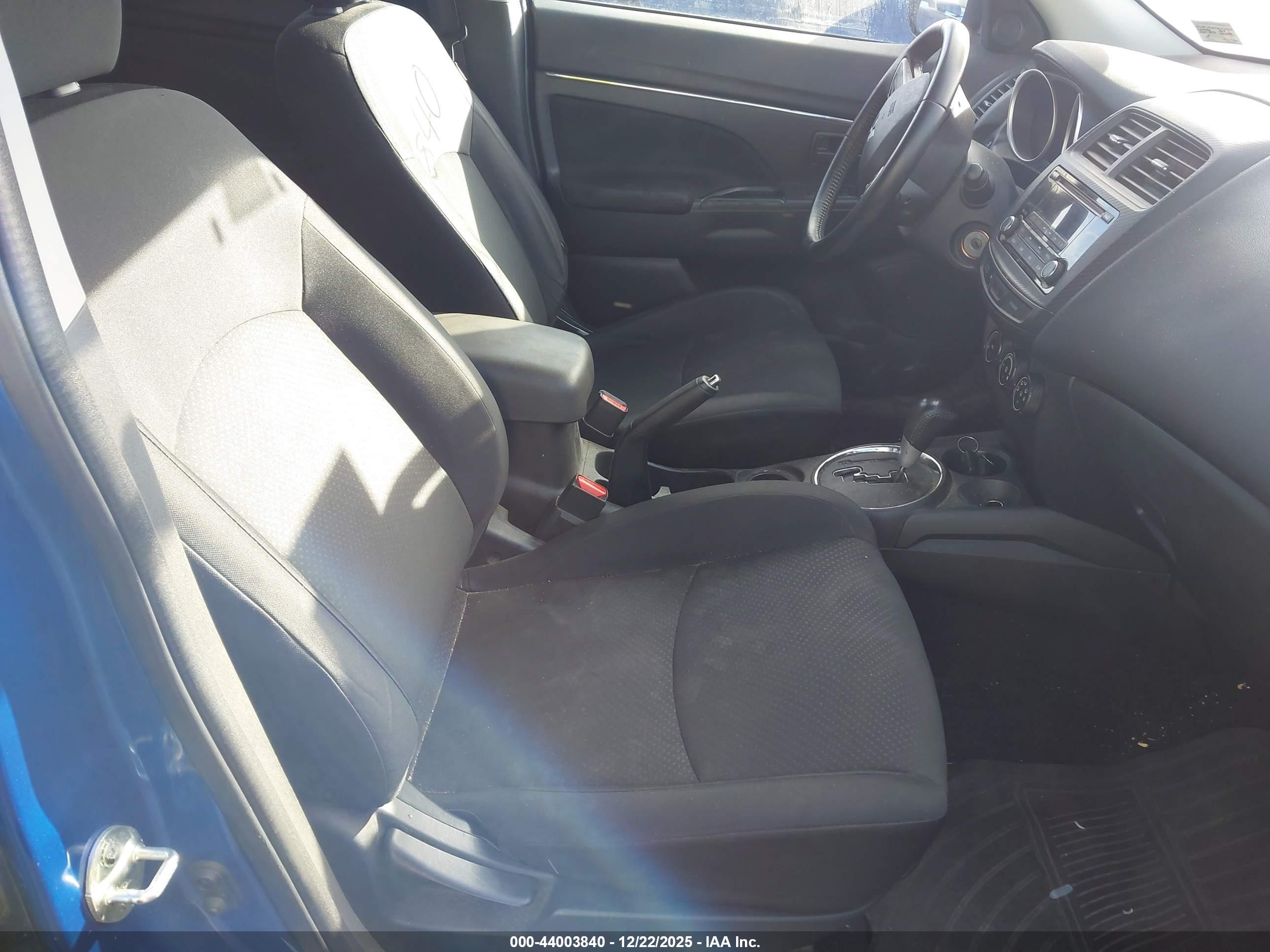 MITSUBISHI OUTLANDER image 5