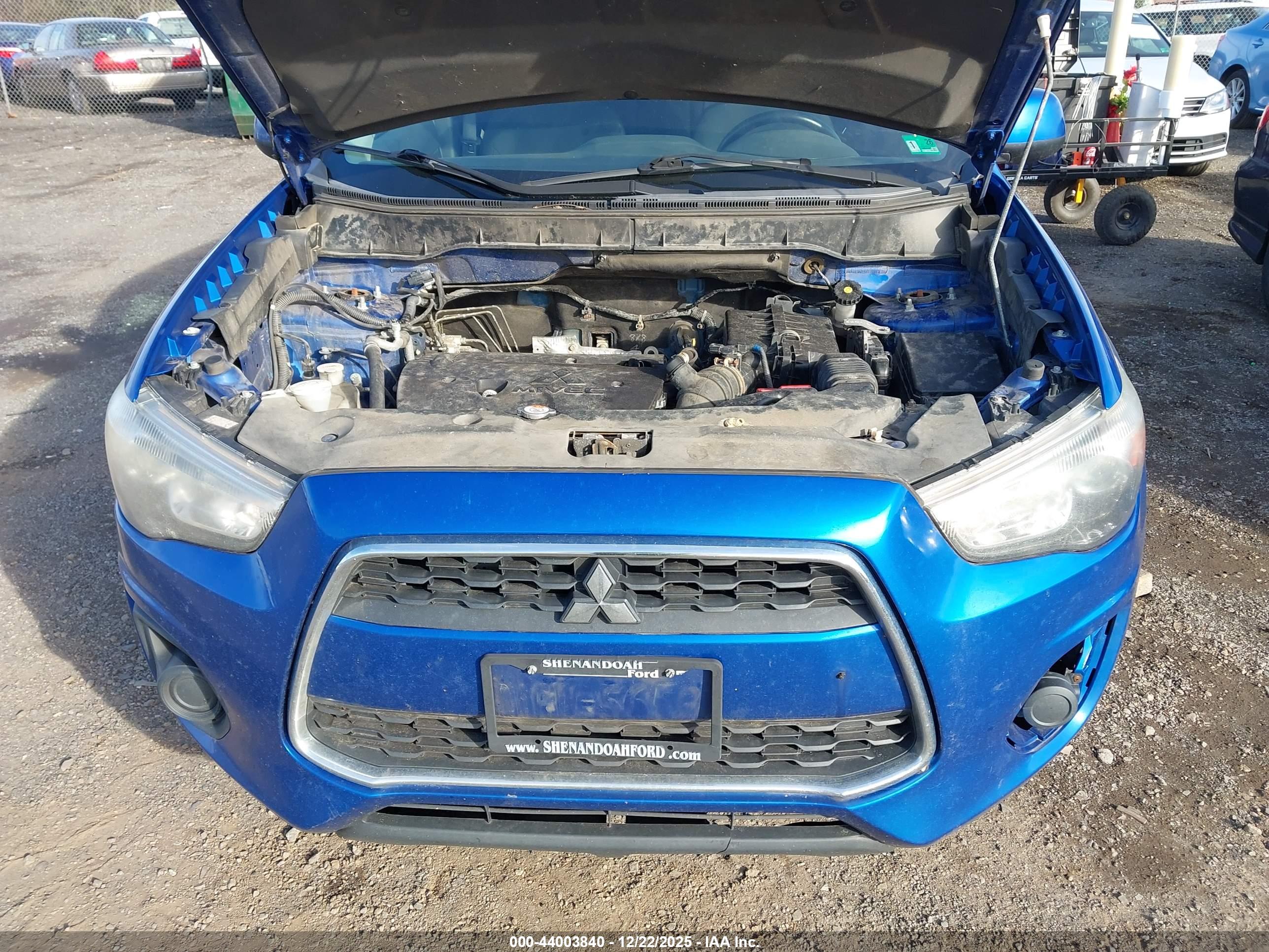 MITSUBISHI OUTLANDER image 6