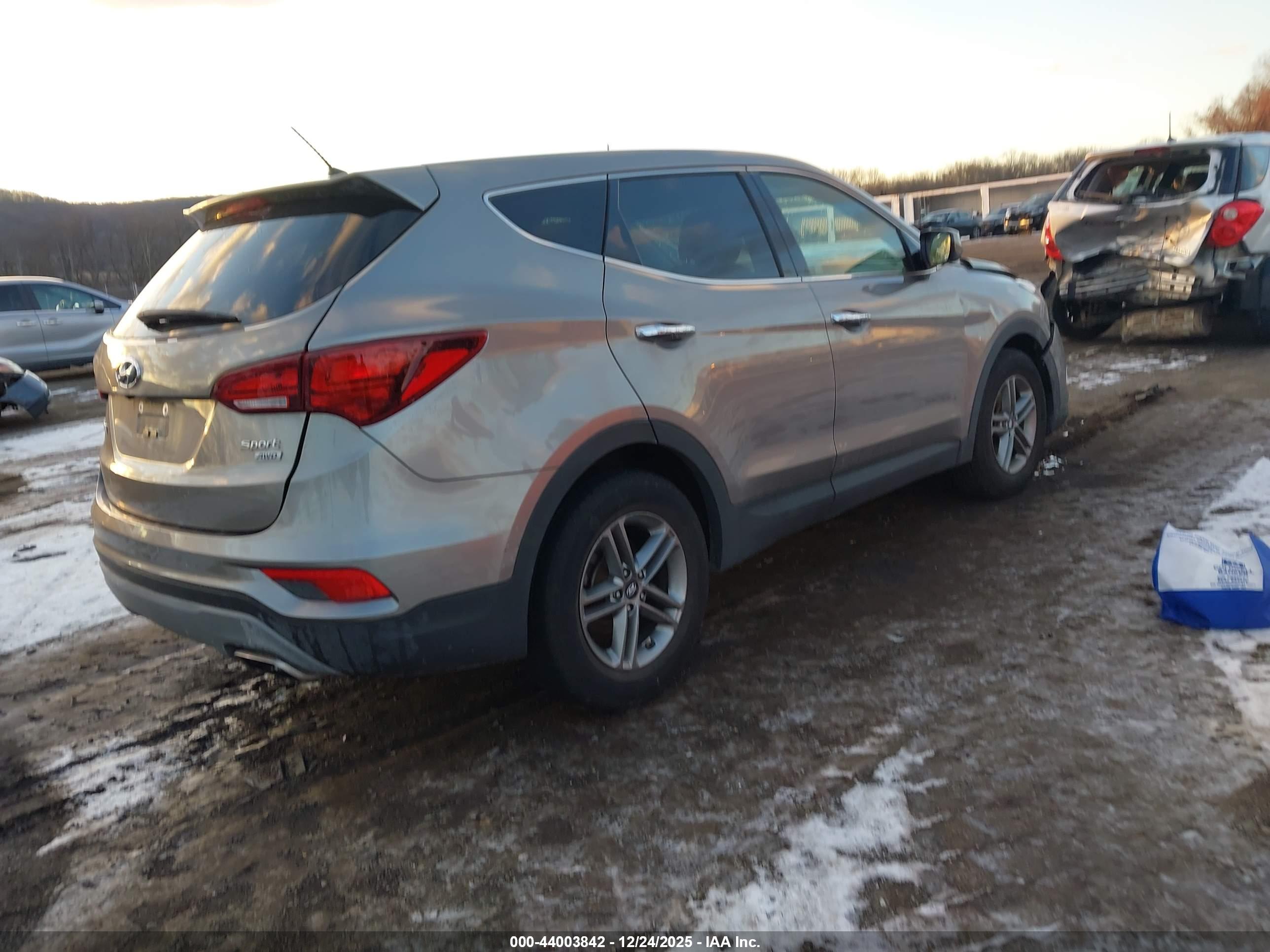 HYUNDAI SANTA image 4