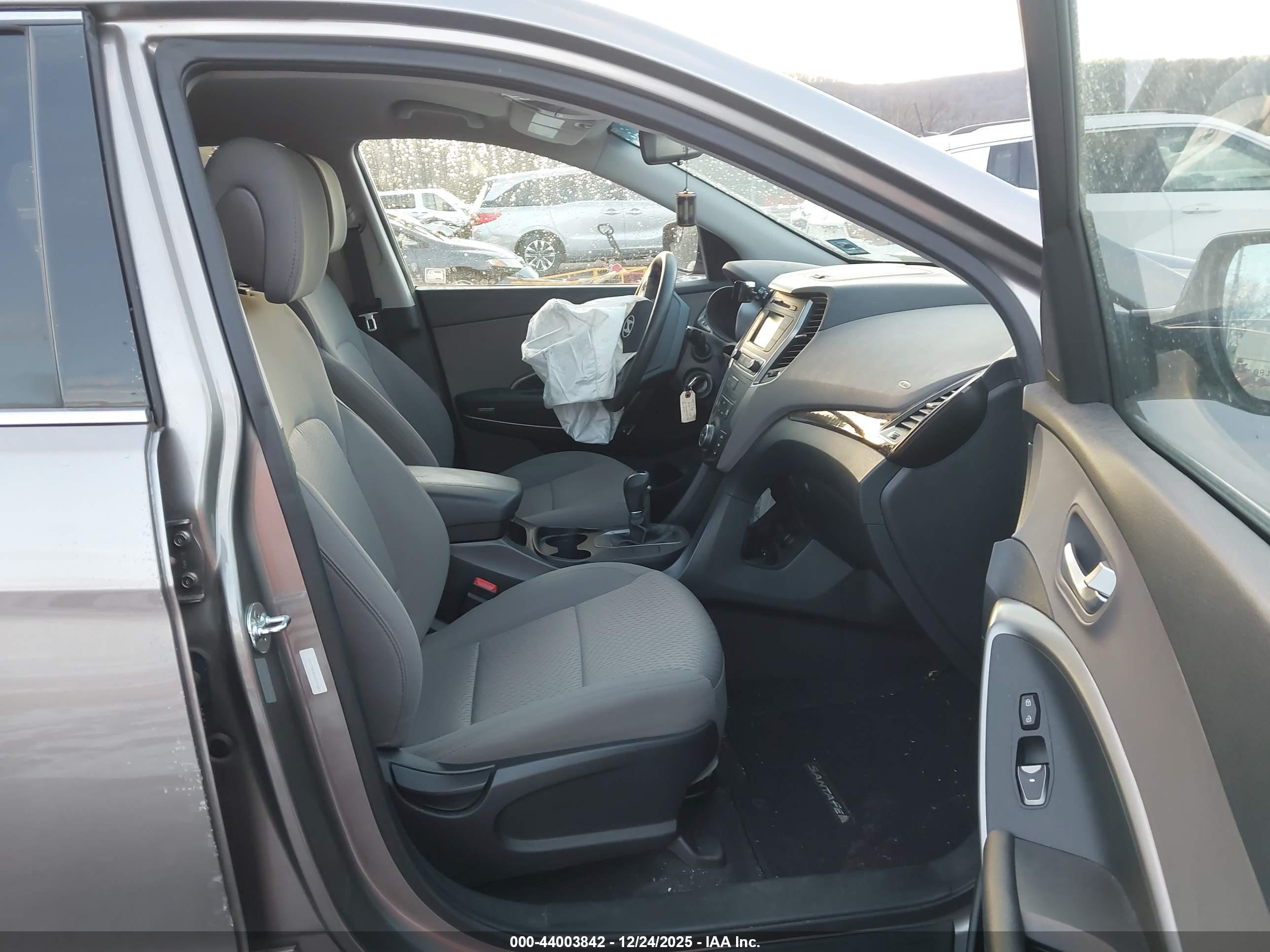 HYUNDAI SANTA image 5