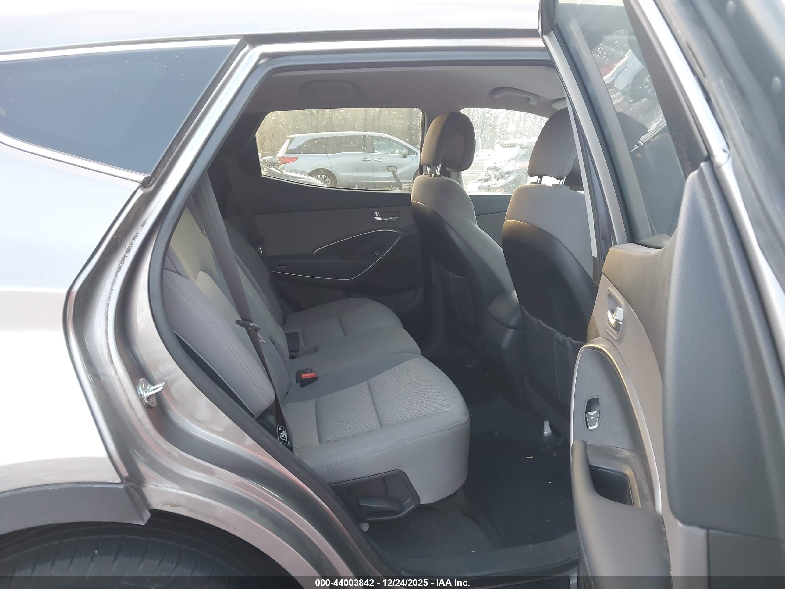 HYUNDAI SANTA image 8