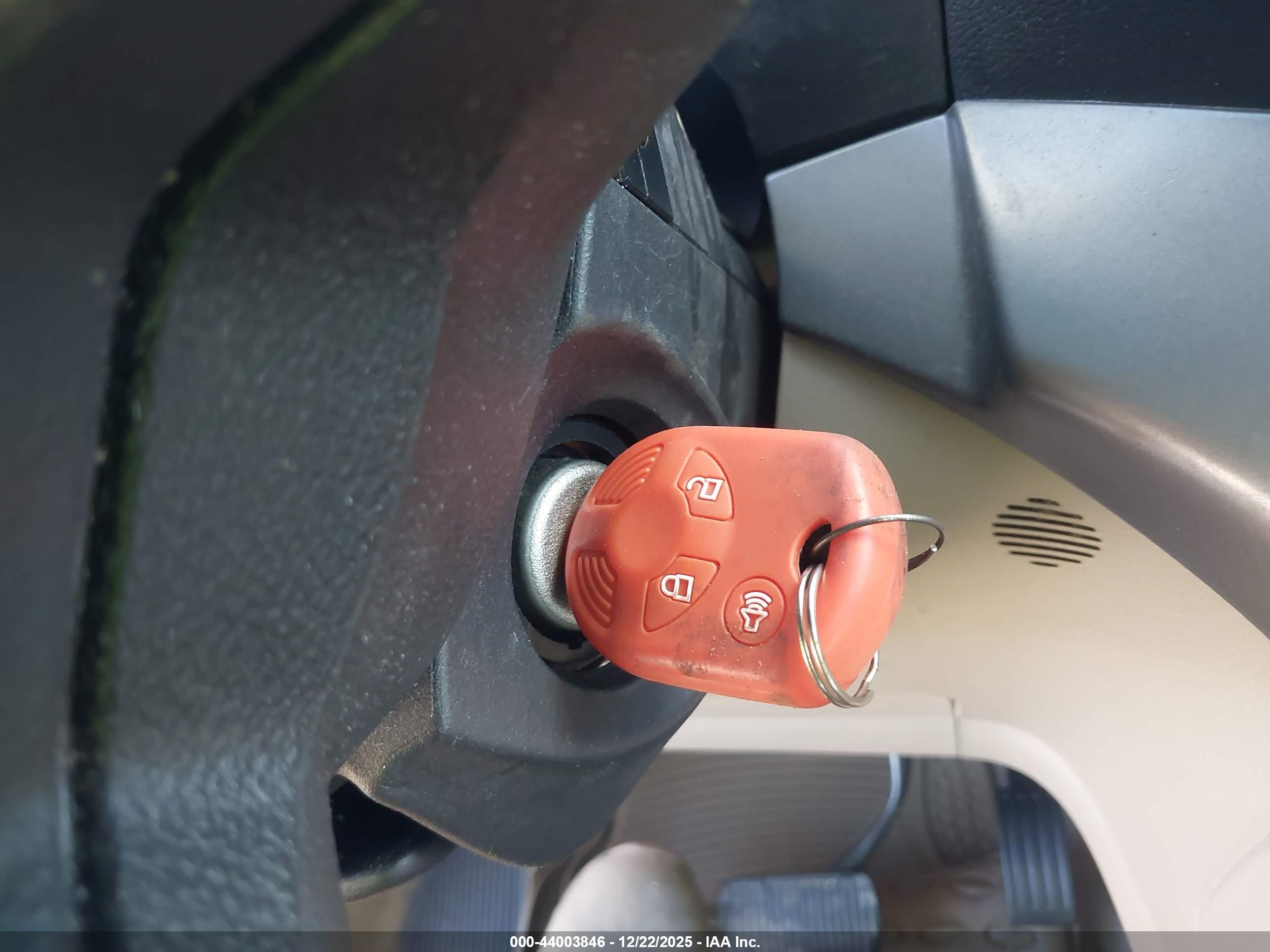 FORD ESCAPE image 11