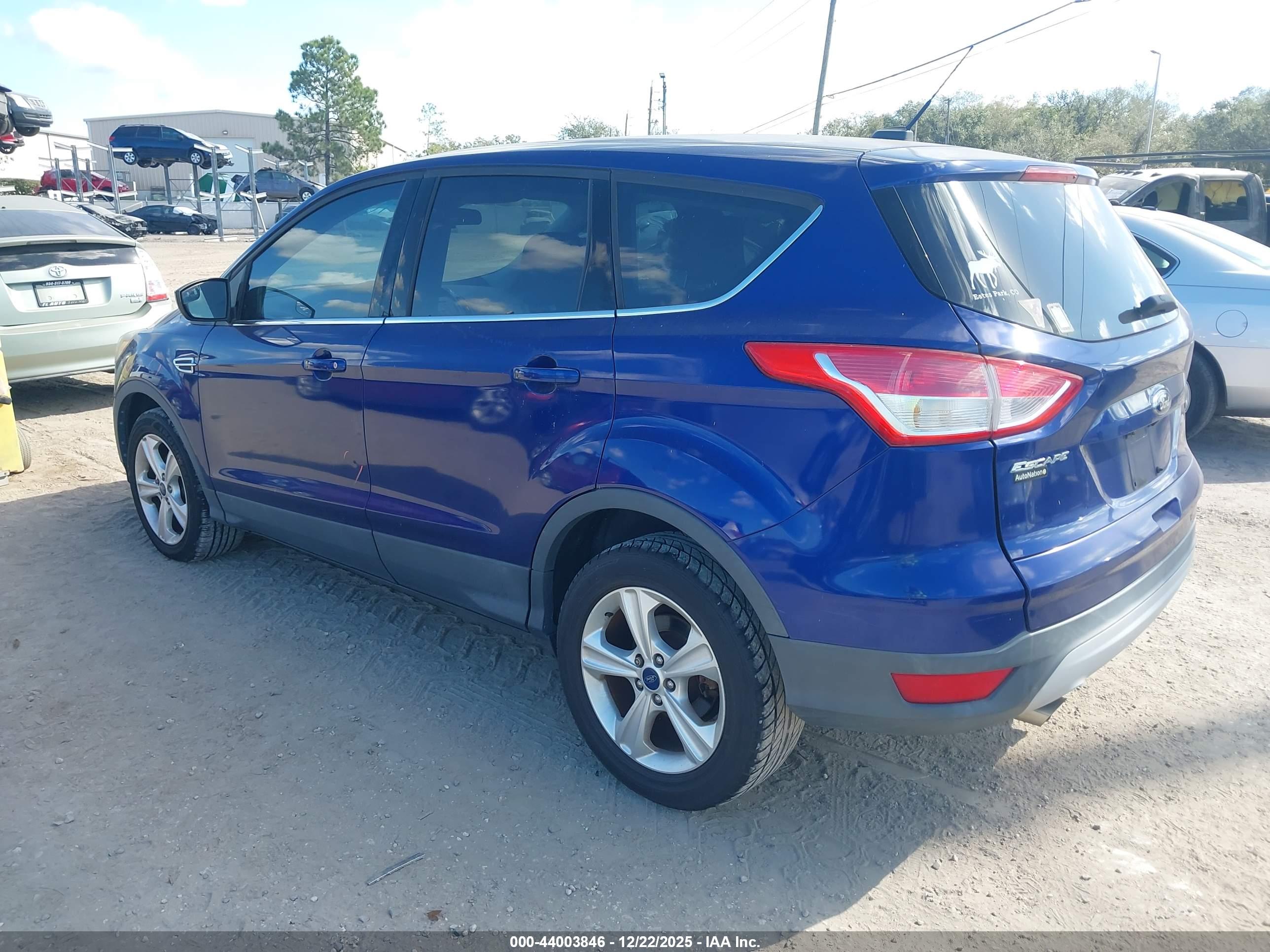 FORD ESCAPE image 3