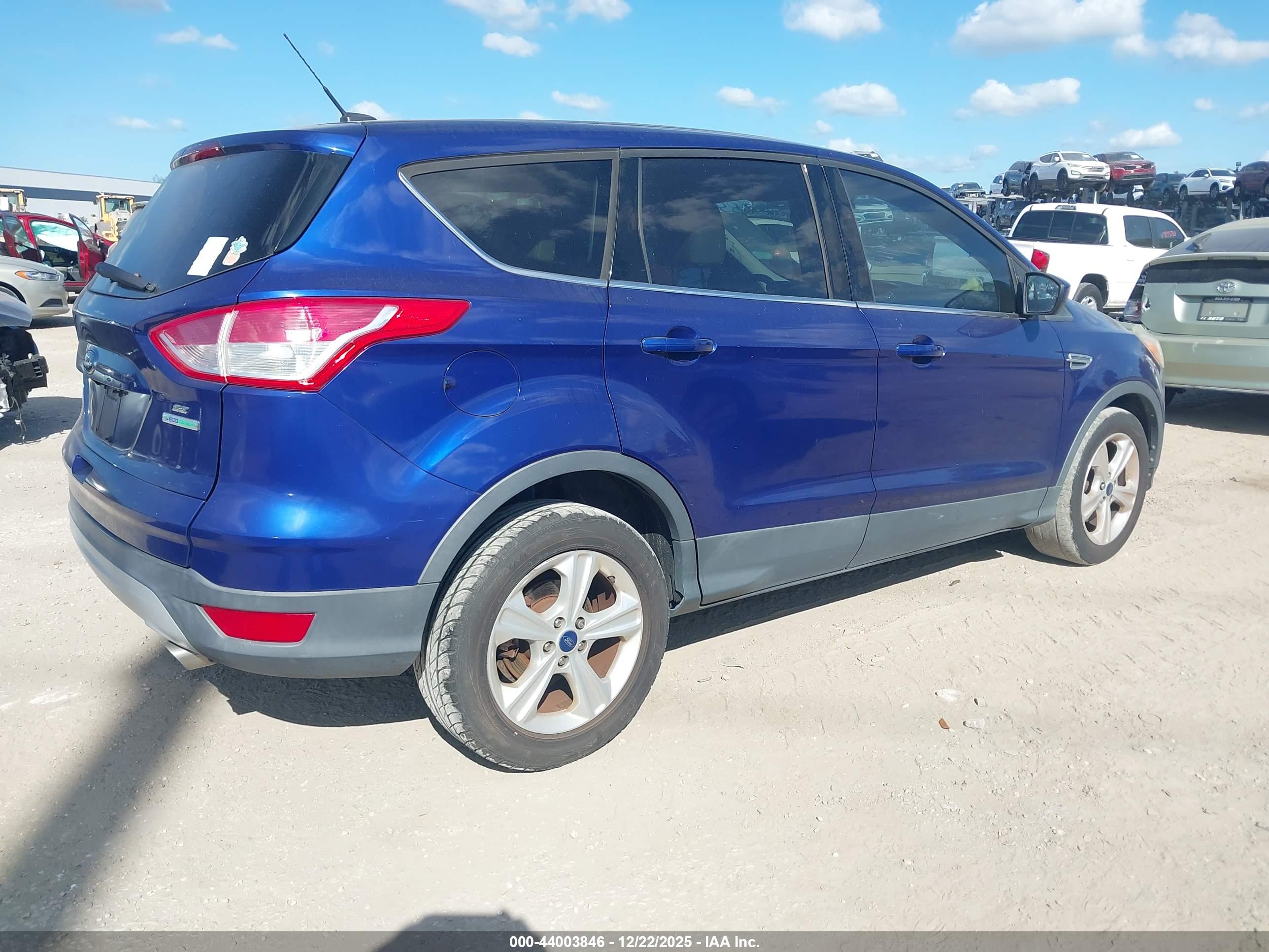 FORD ESCAPE image 4