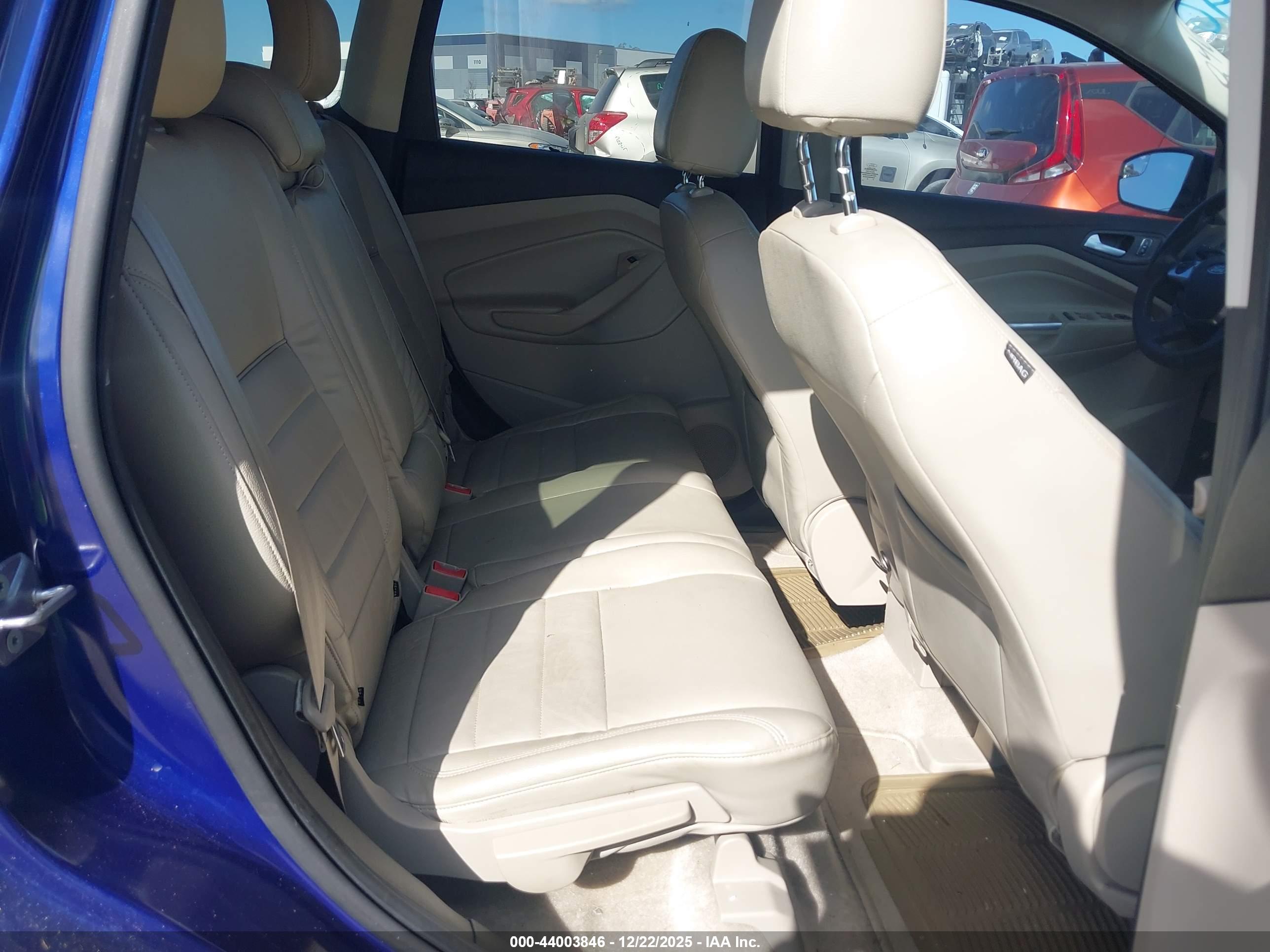 FORD ESCAPE image 8