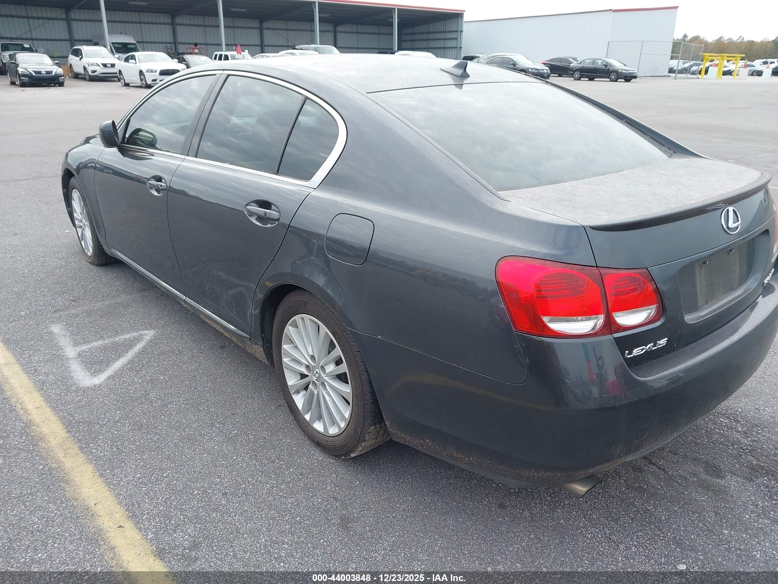 LEXUS GS image 3