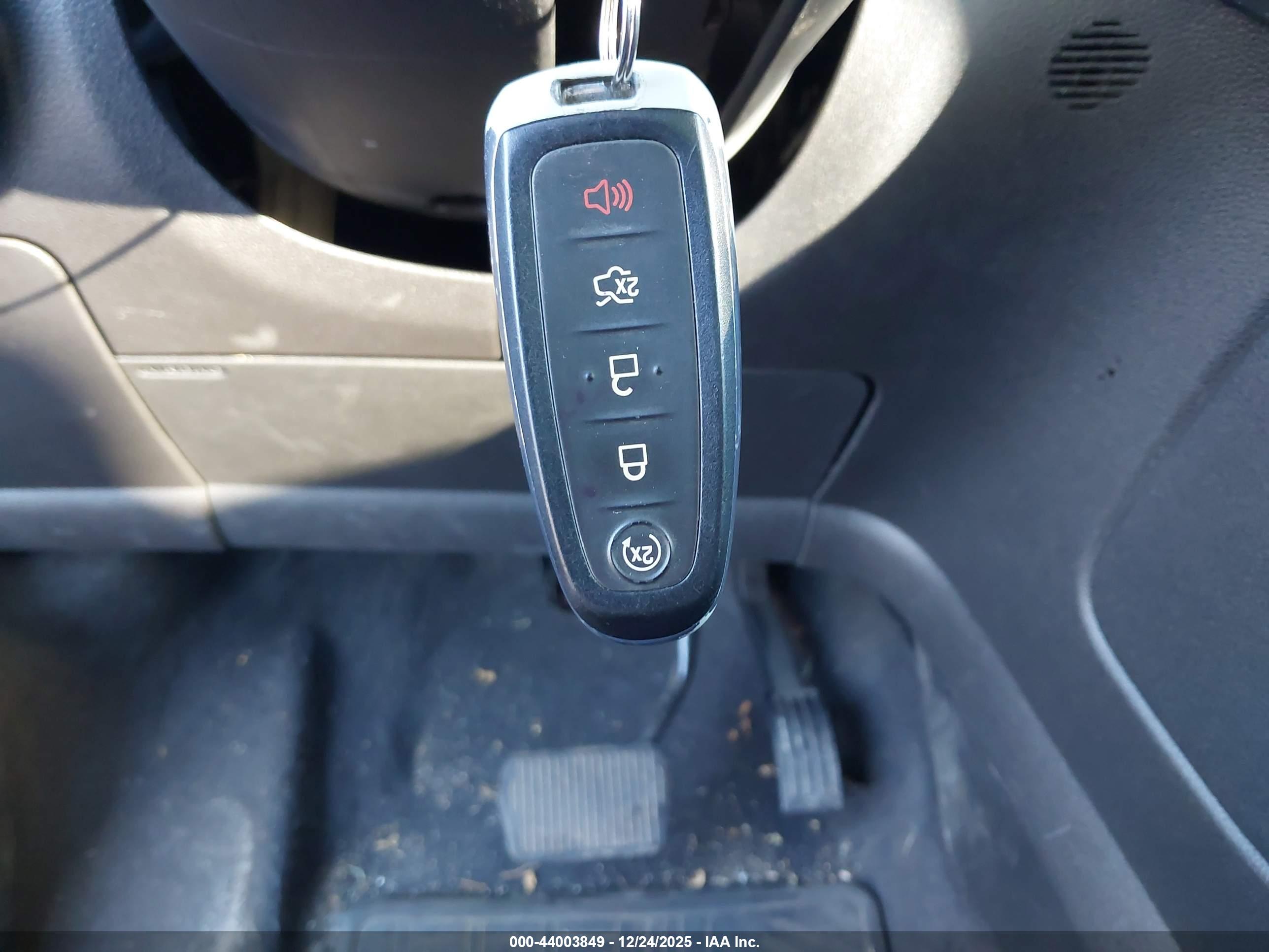 FORD ESCAPE image 11