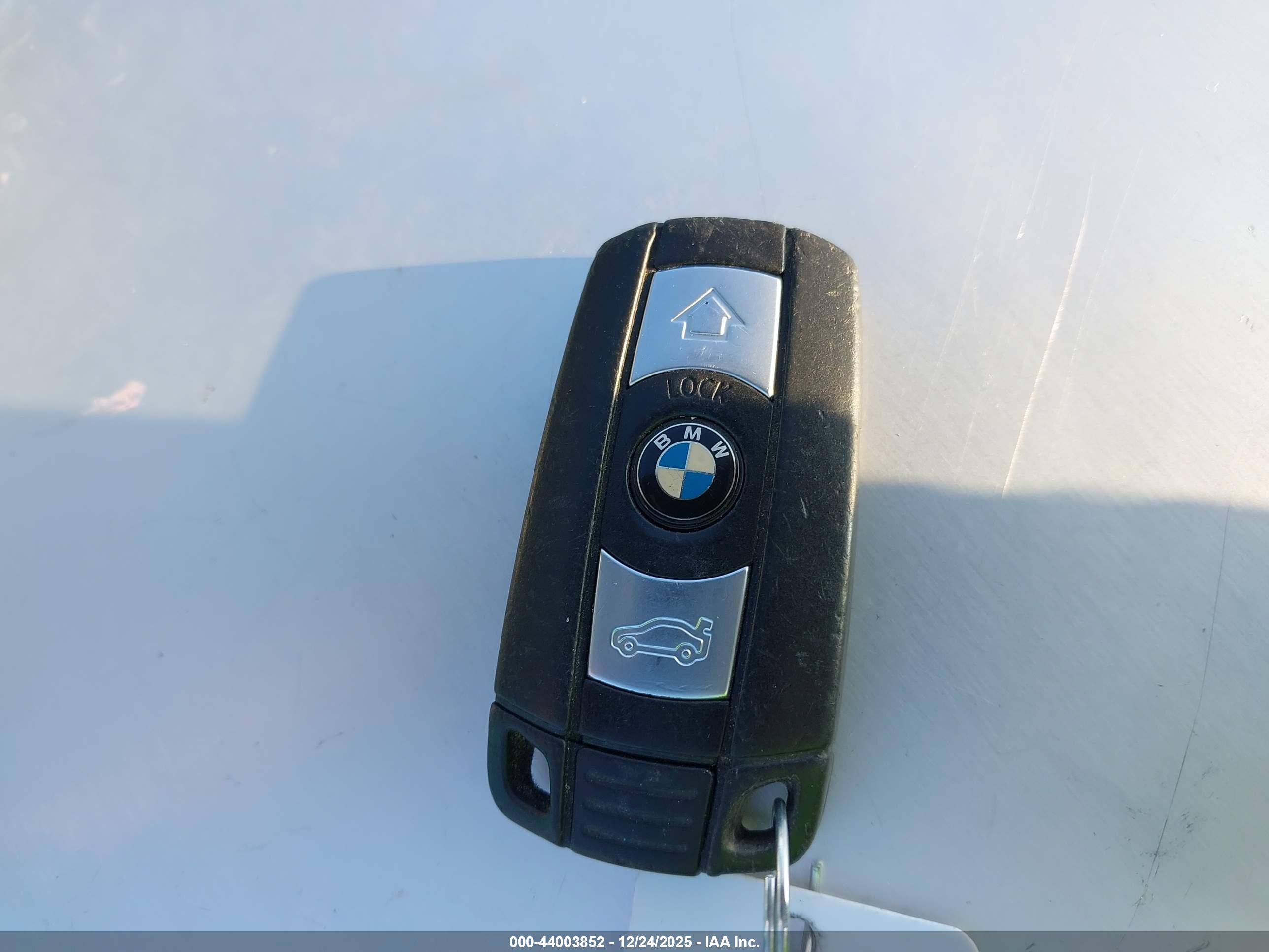 BMW 528I image 11