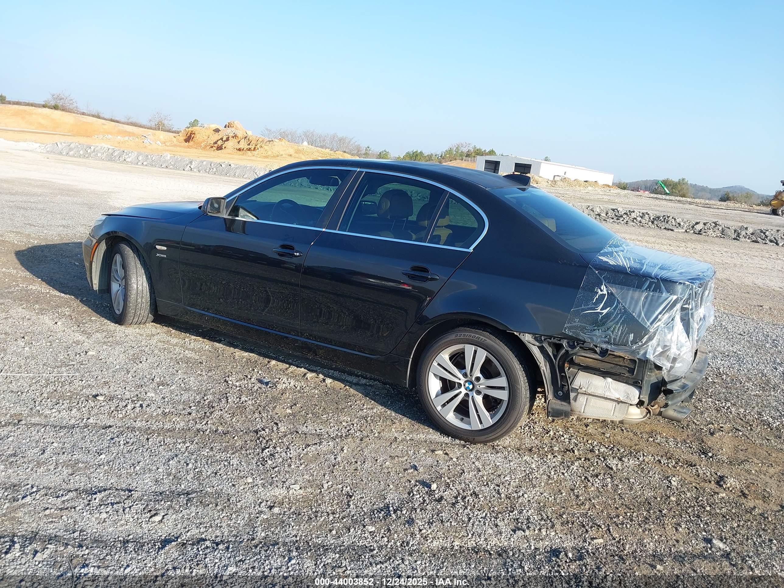BMW 528I image 3