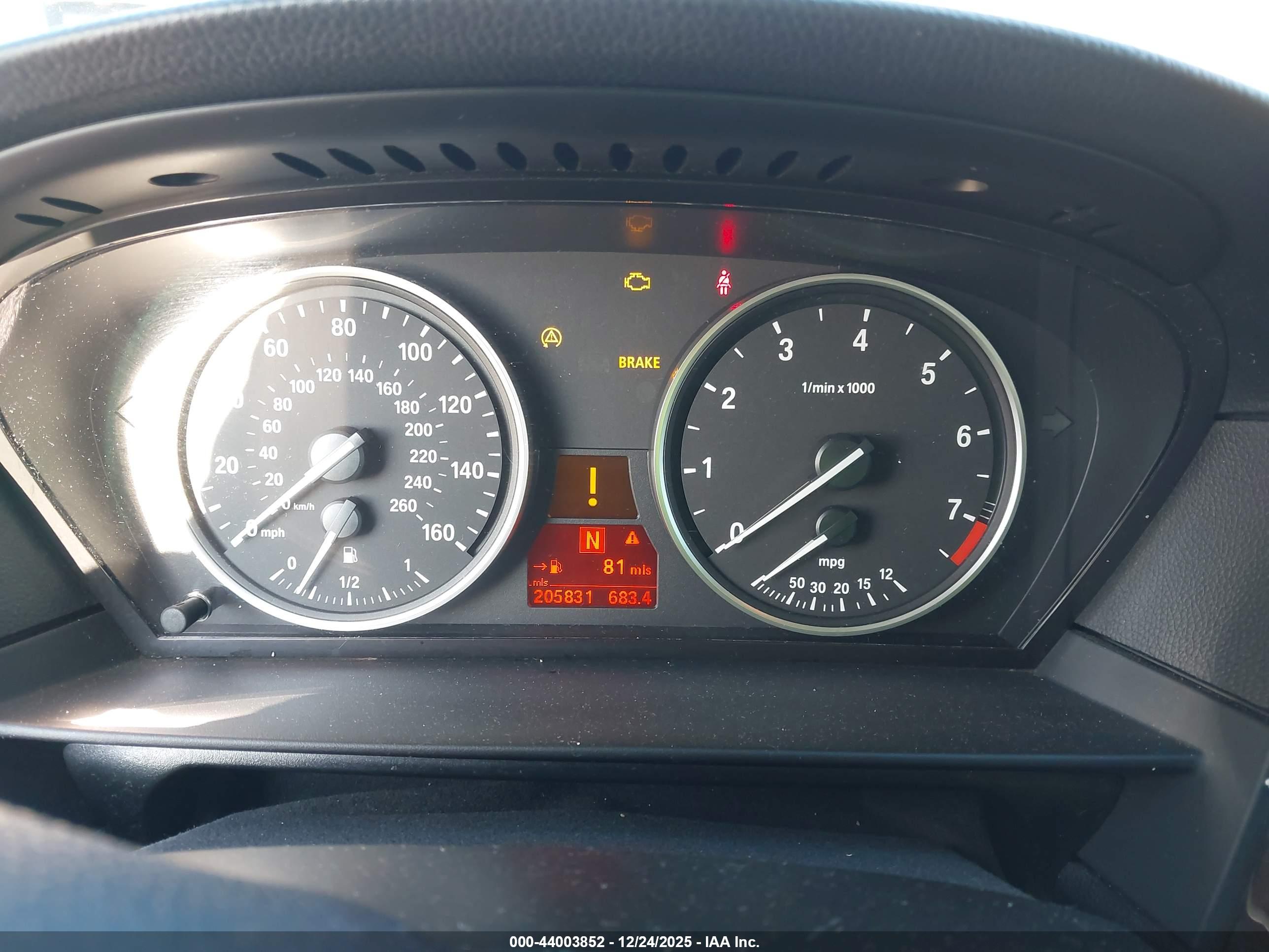 BMW 528I image 7