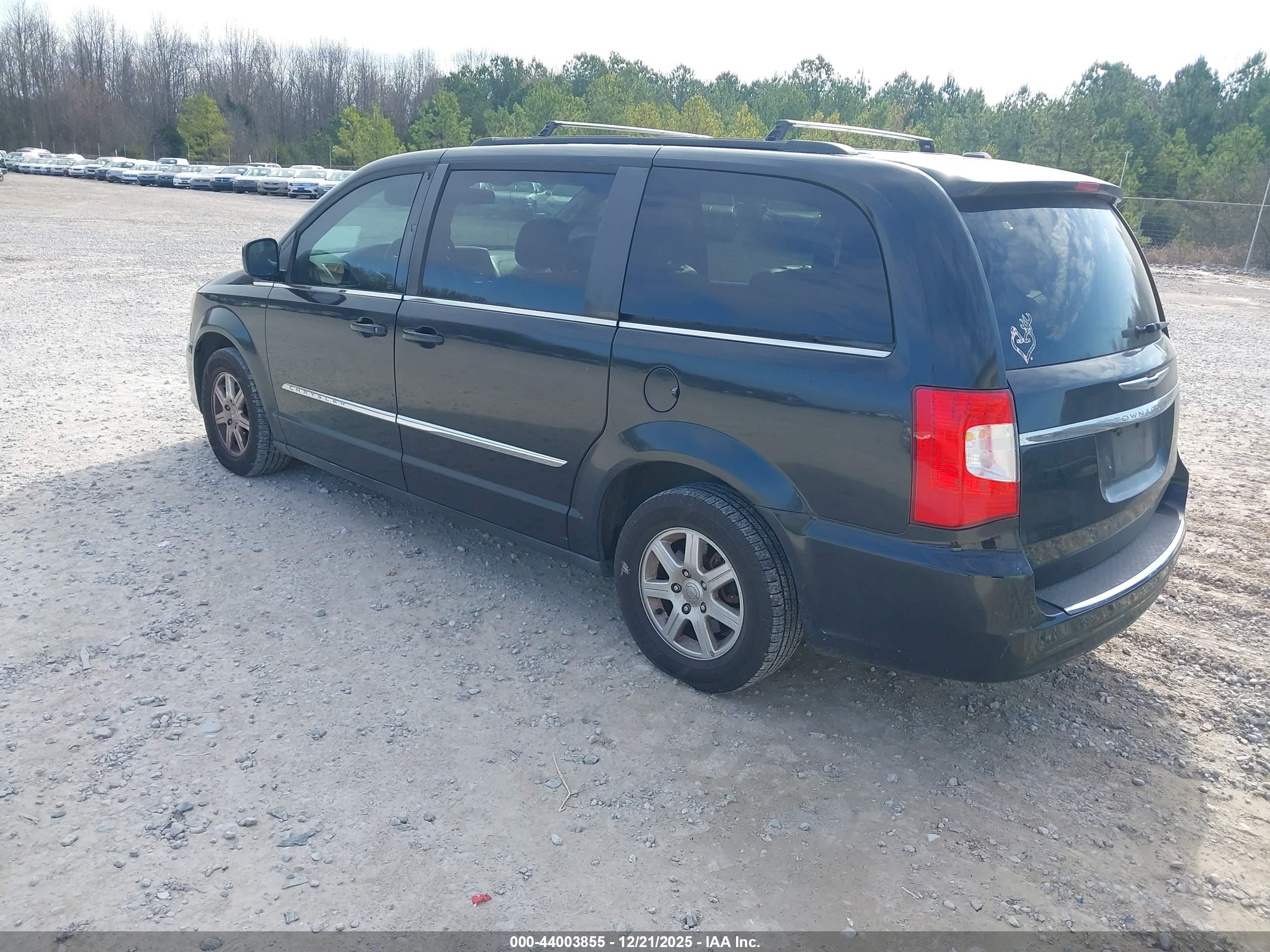 CHRYSLER TOWN image 3