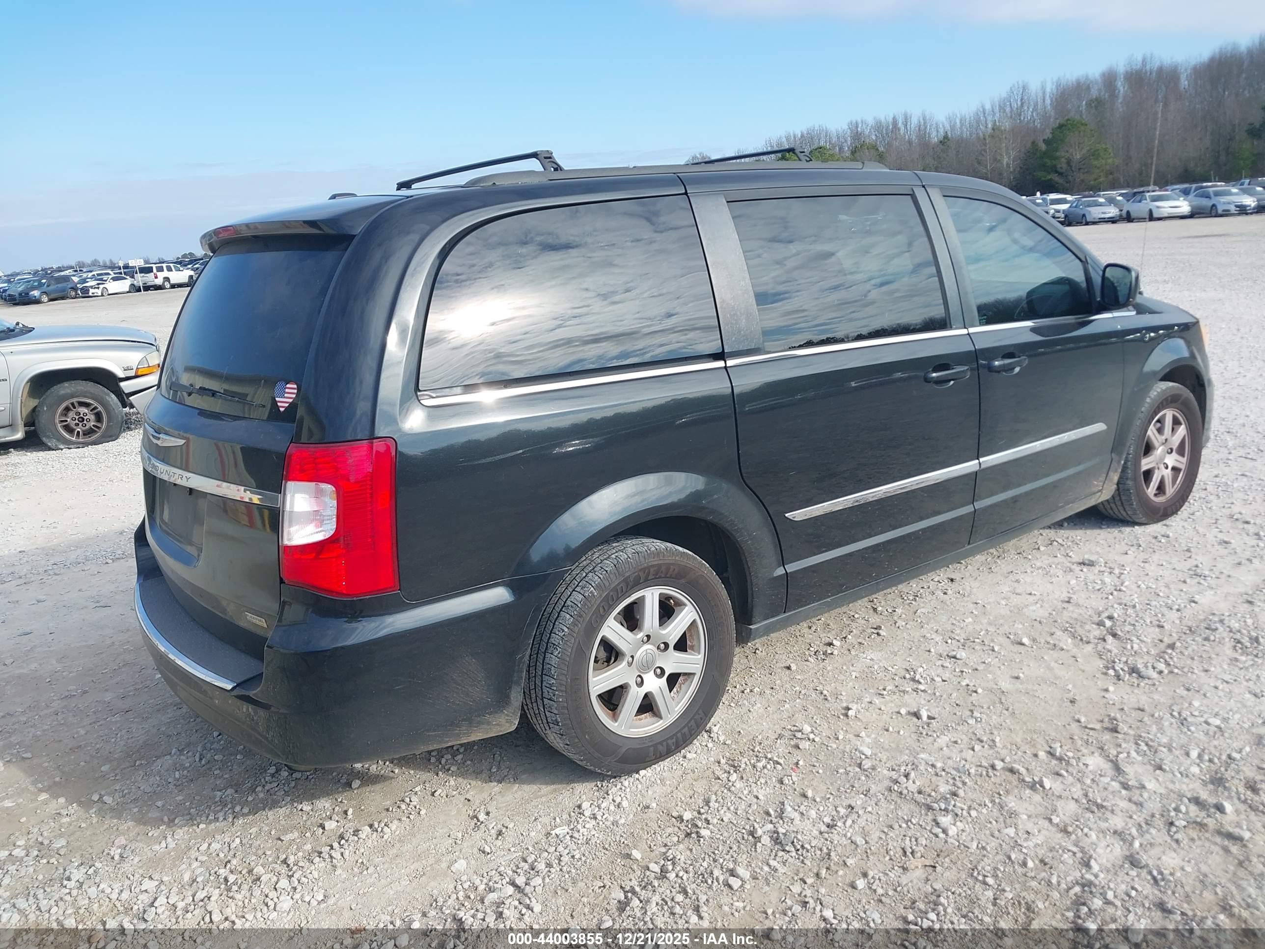CHRYSLER TOWN image 4