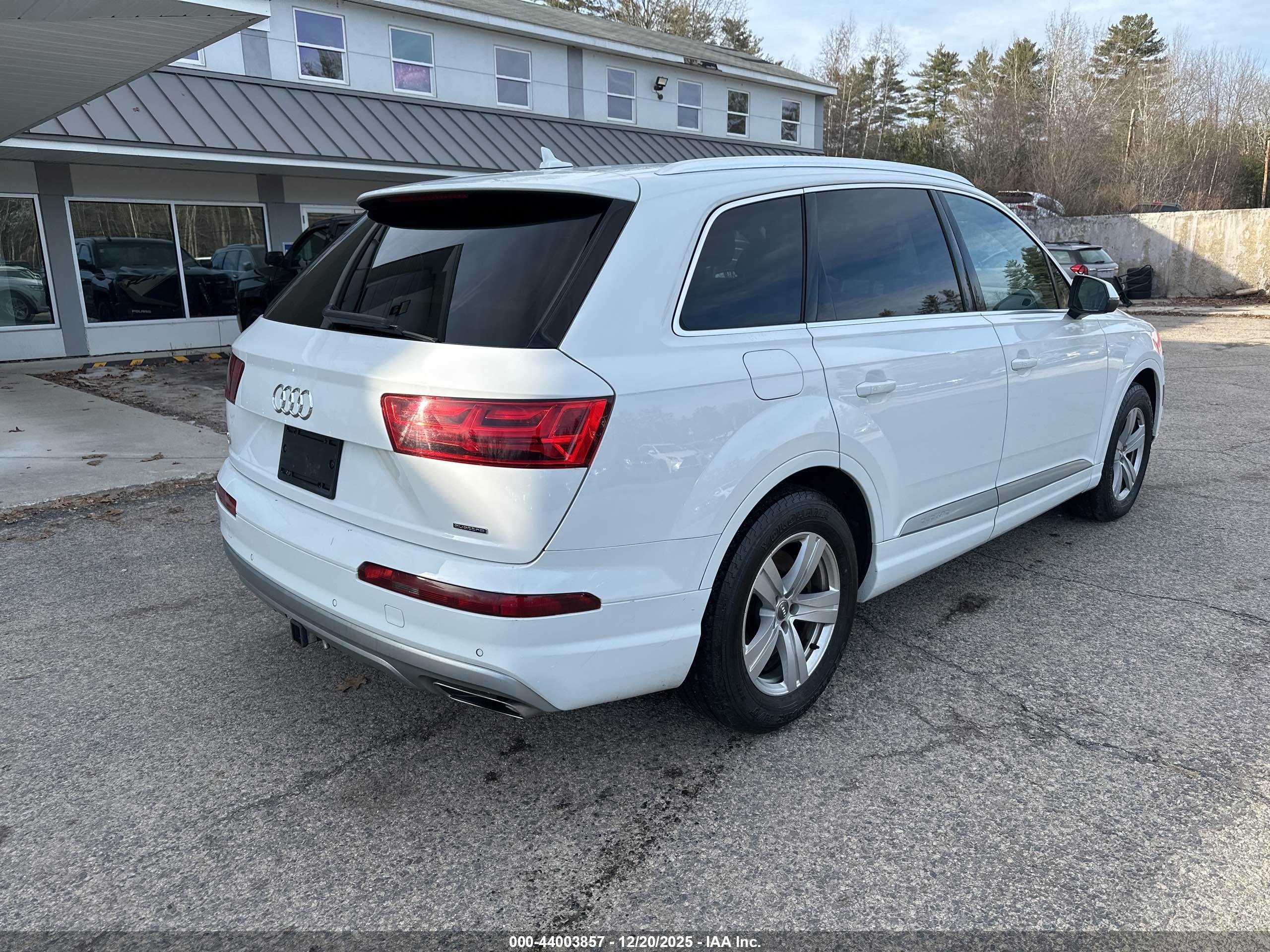 AUDI Q7 image 4
