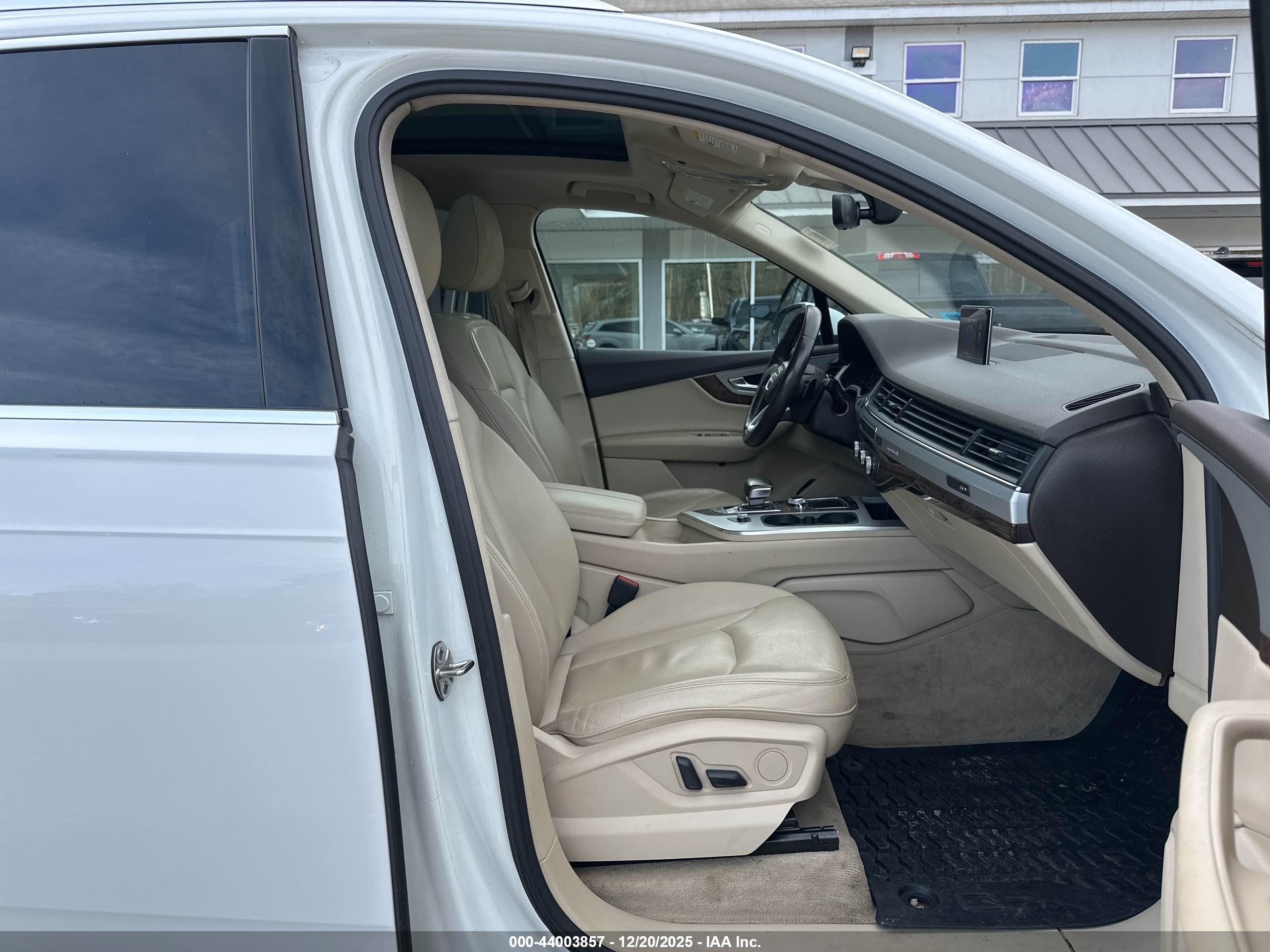 AUDI Q7 image 5