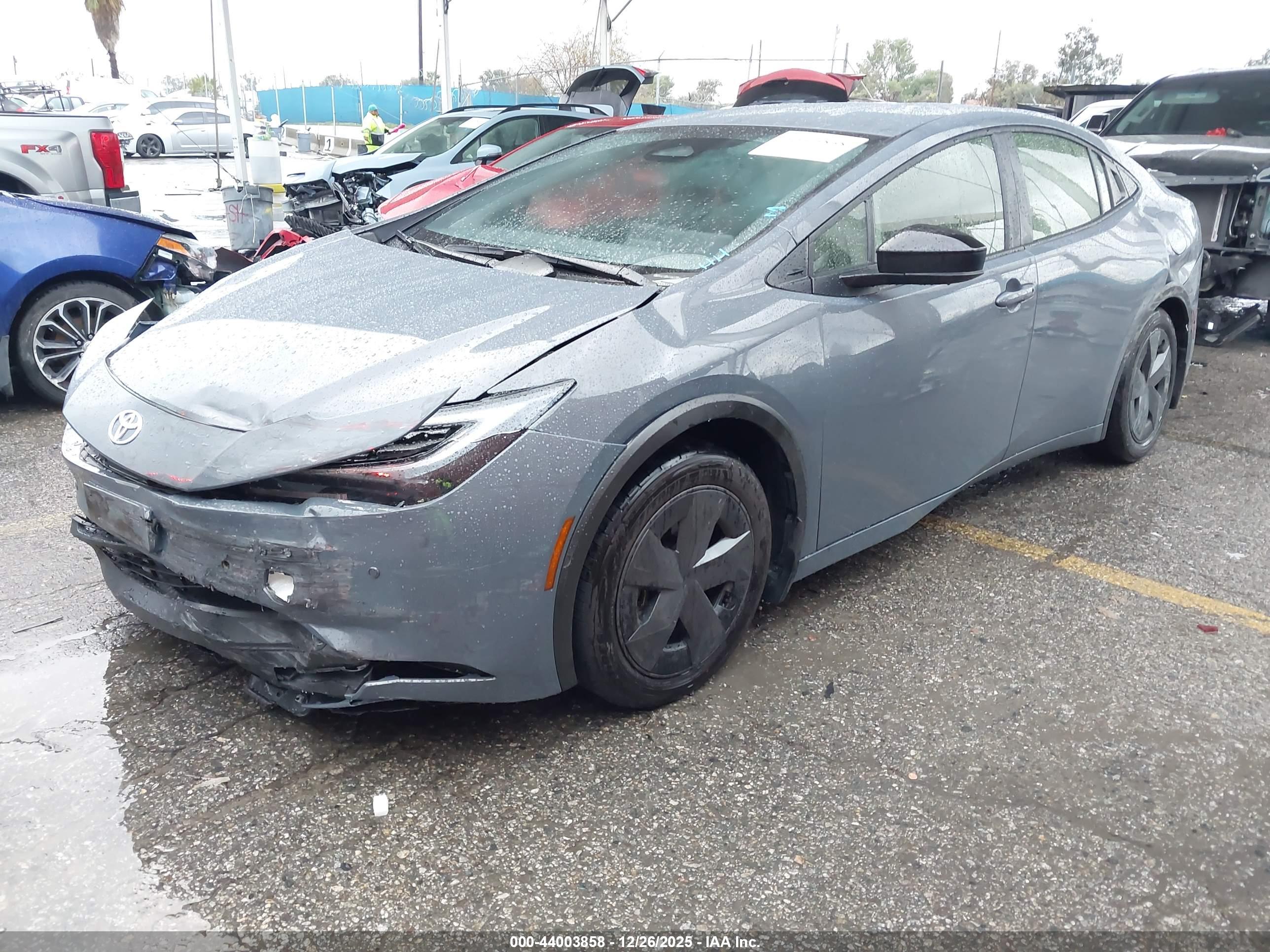 TOYOTA PRIUS image 2