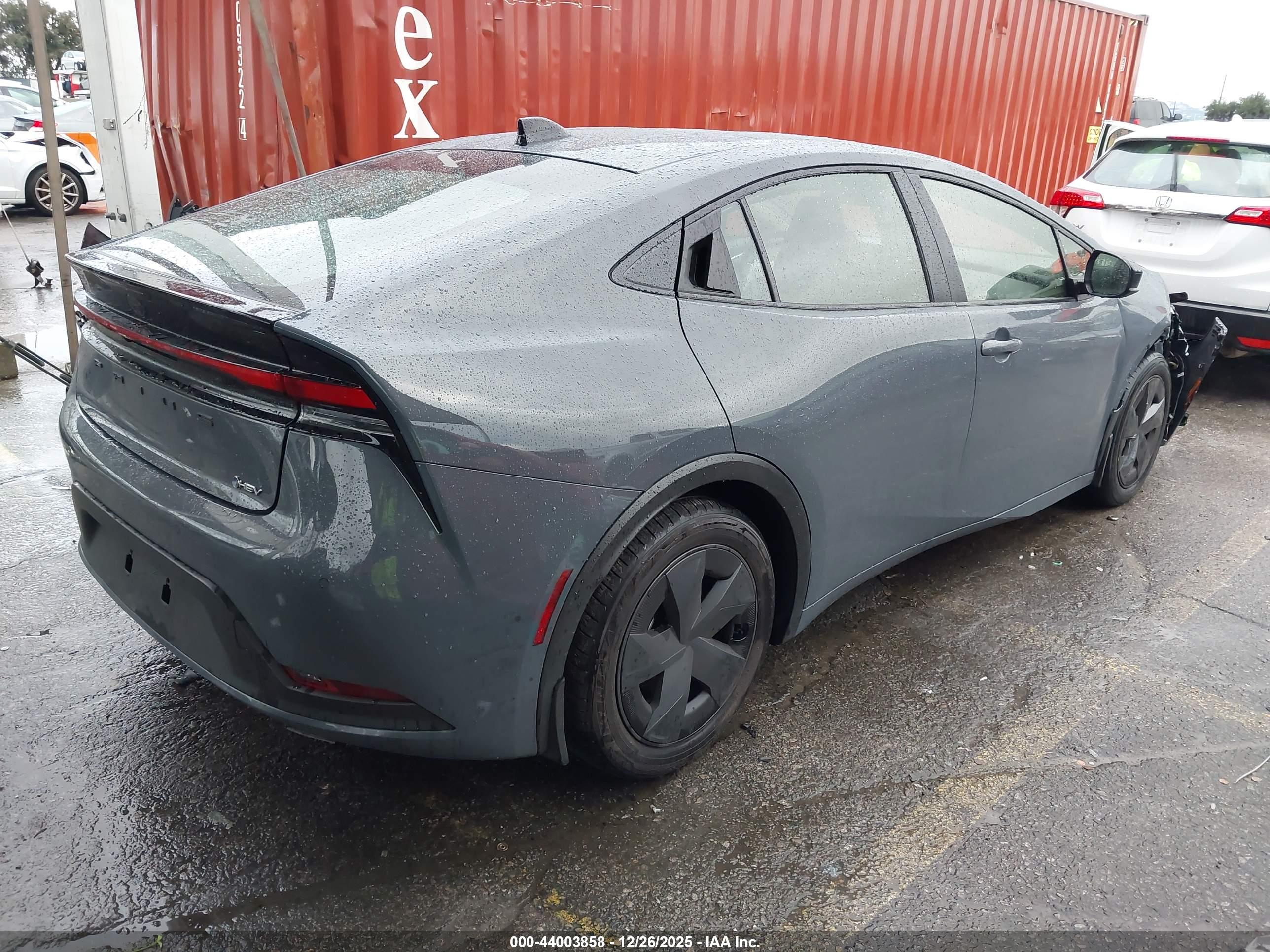 TOYOTA PRIUS image 4