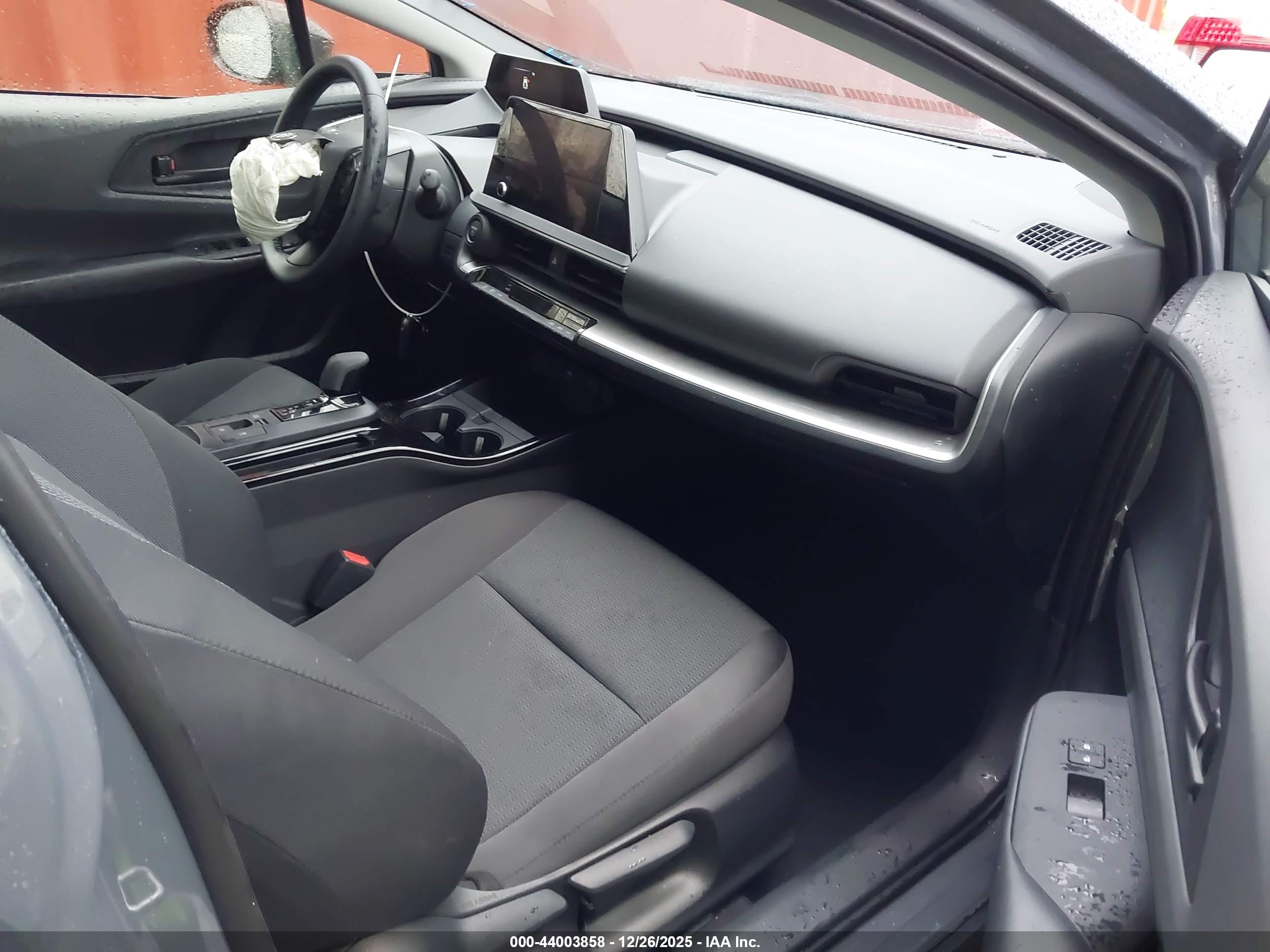 TOYOTA PRIUS image 5