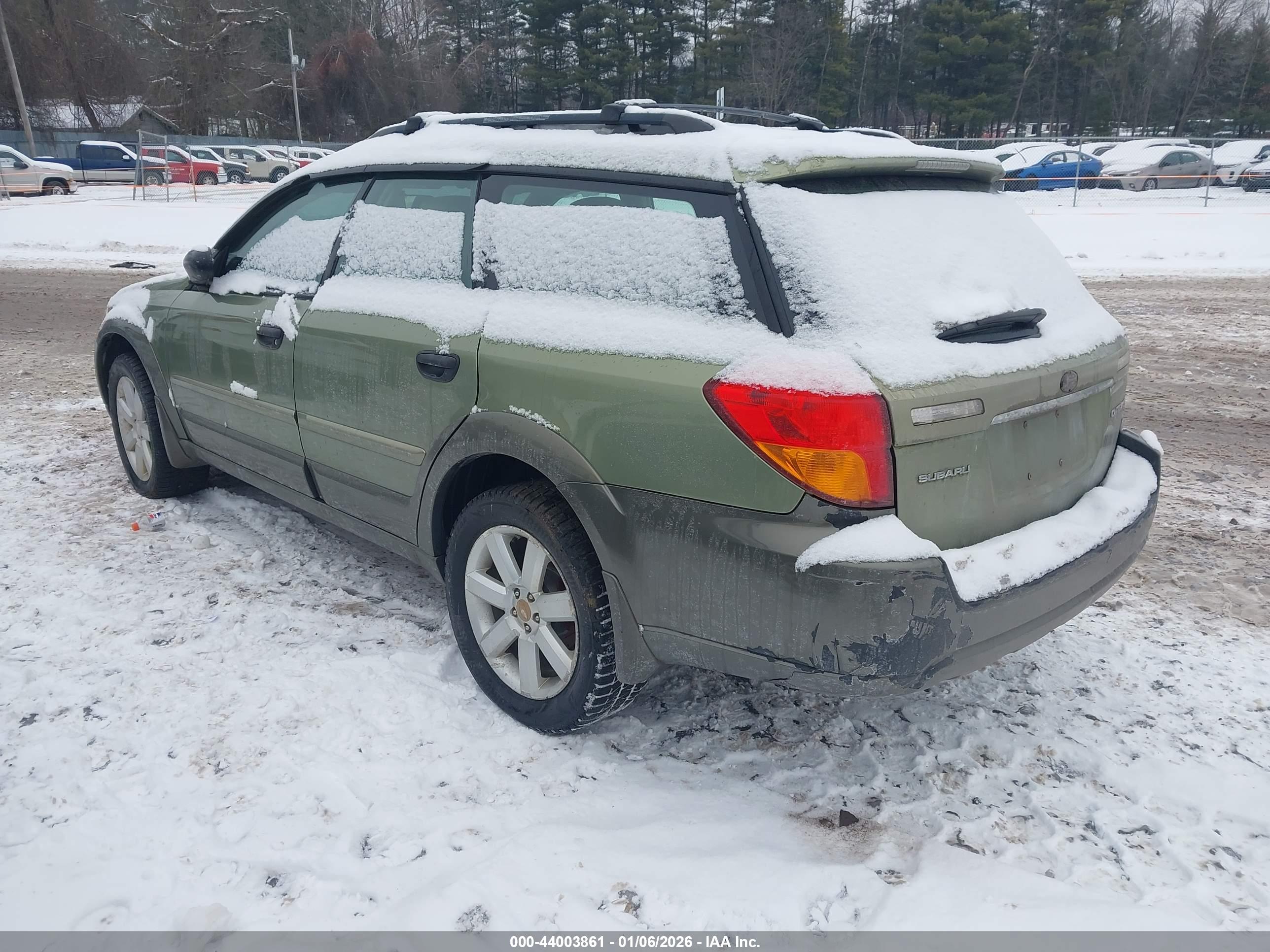 SUBARU OUTBACK image 3