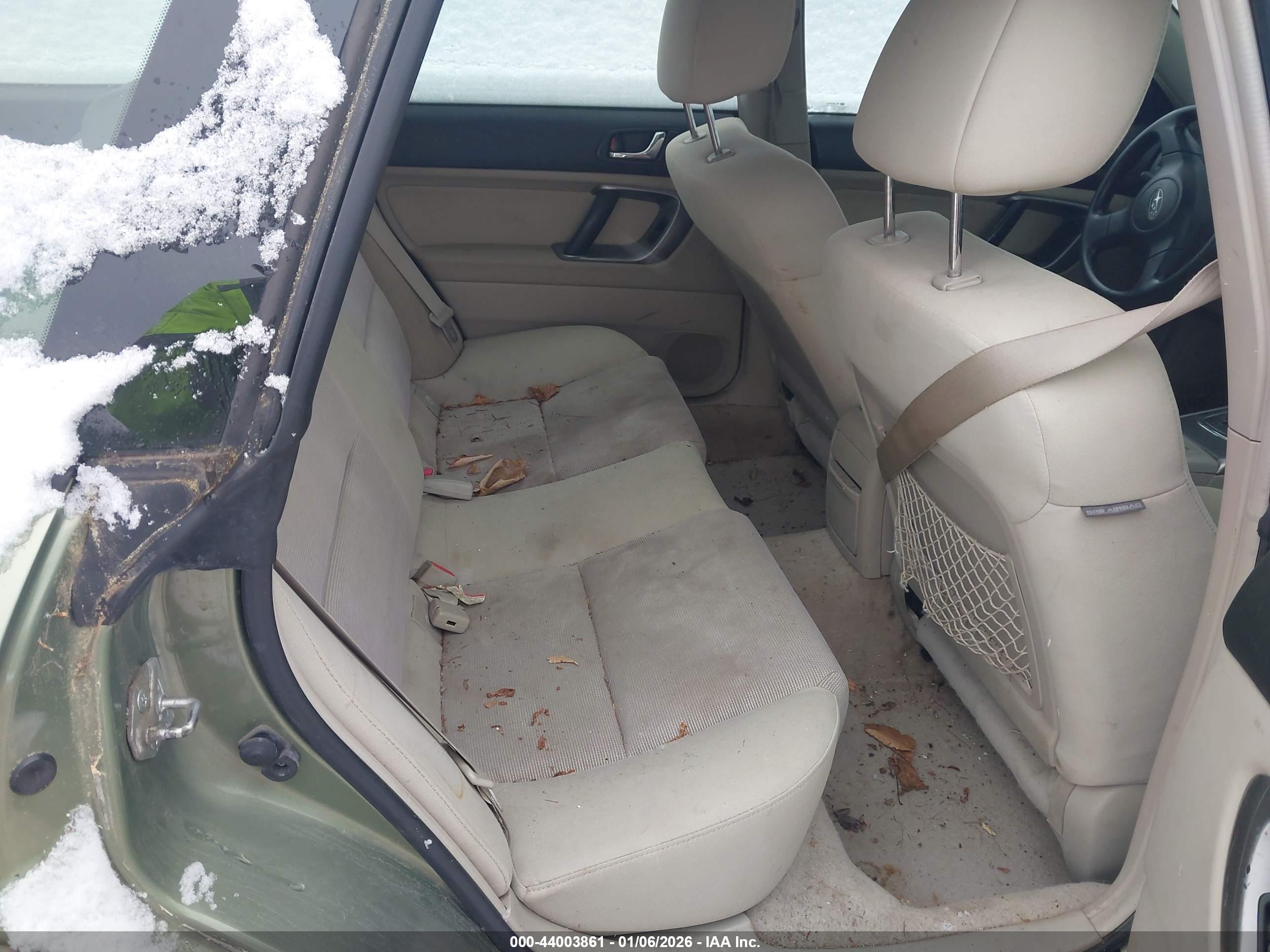 SUBARU OUTBACK image 8
