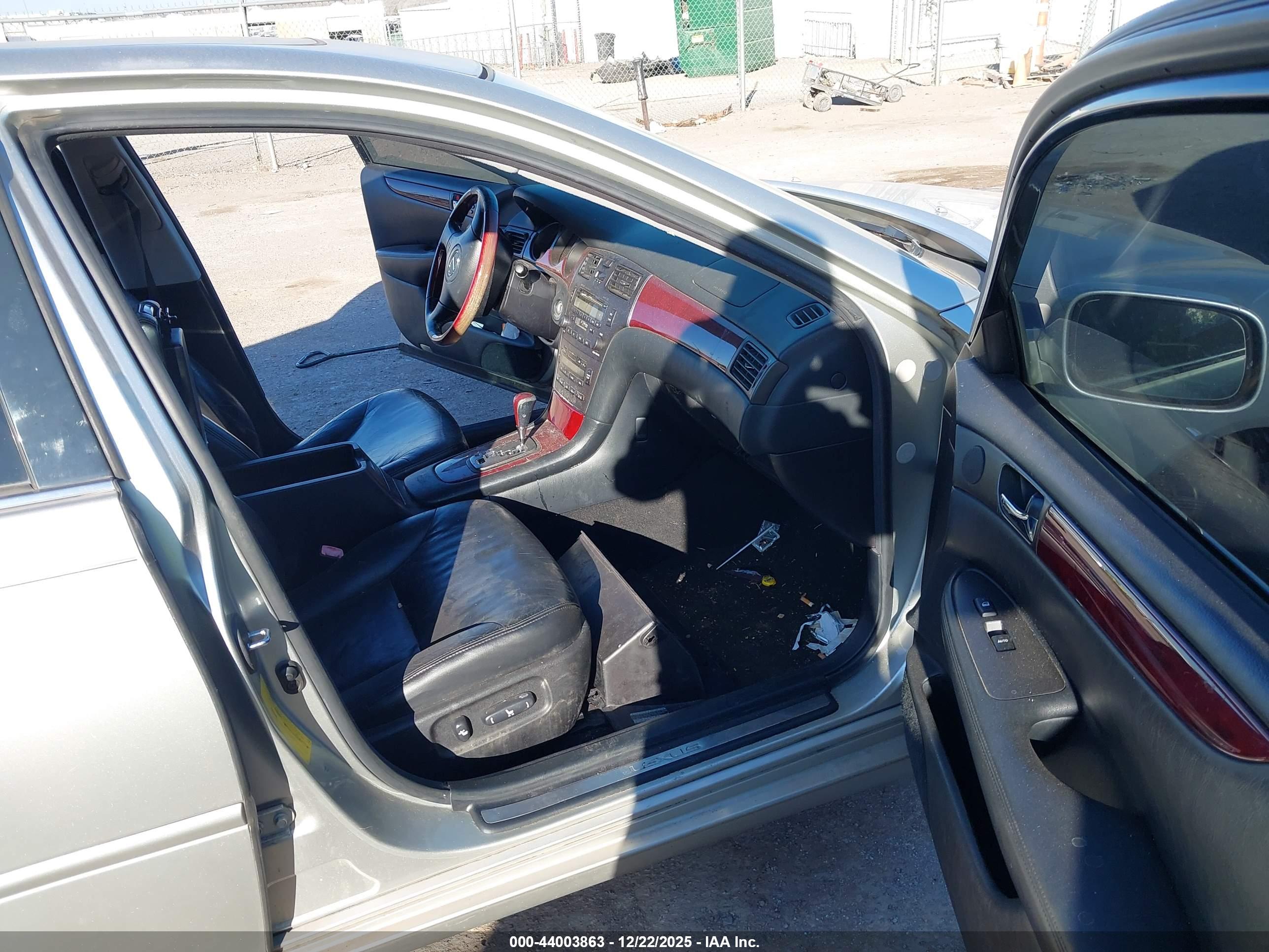 LEXUS ES image 5