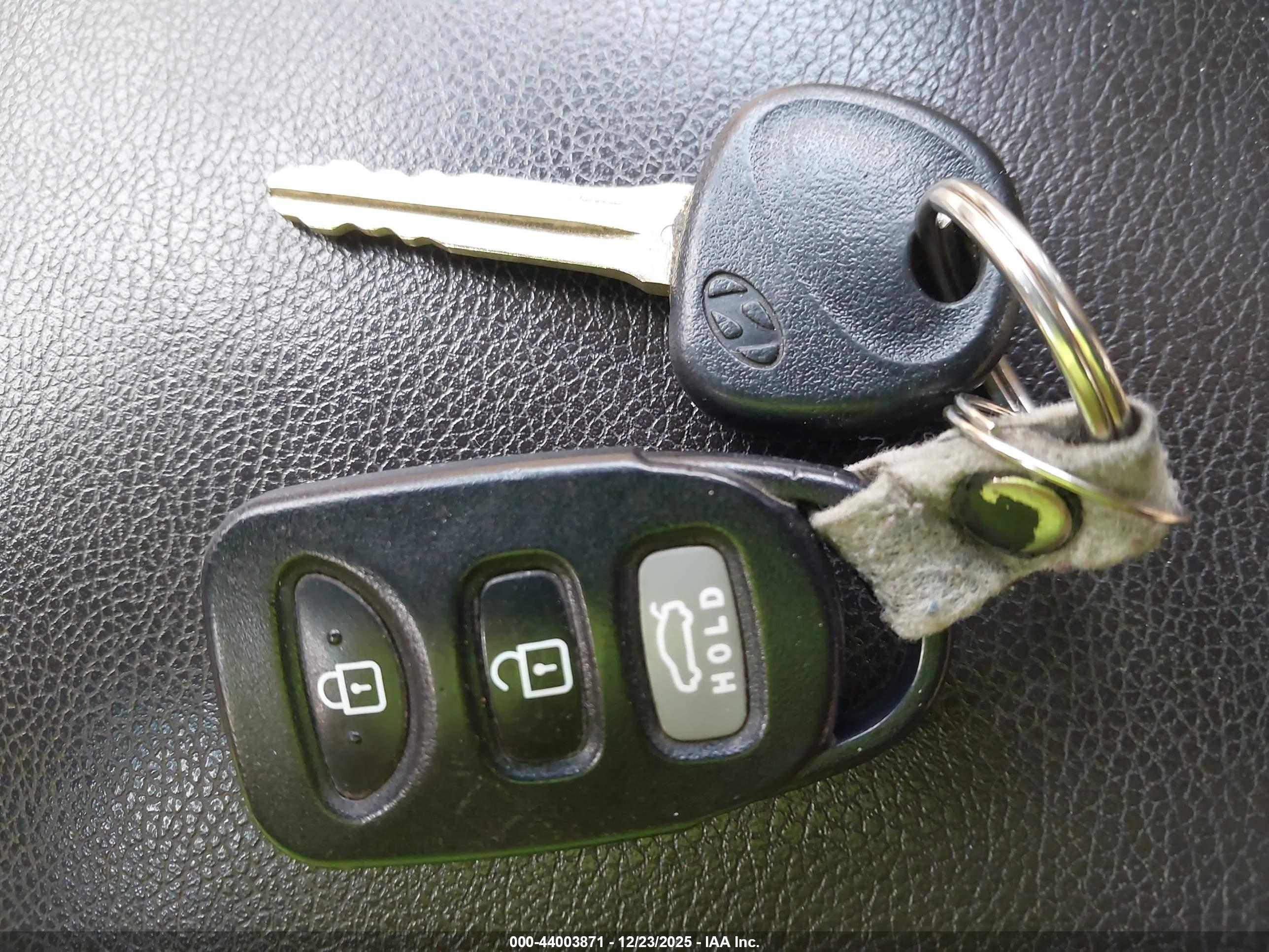 HYUNDAI ELANTRA image 11