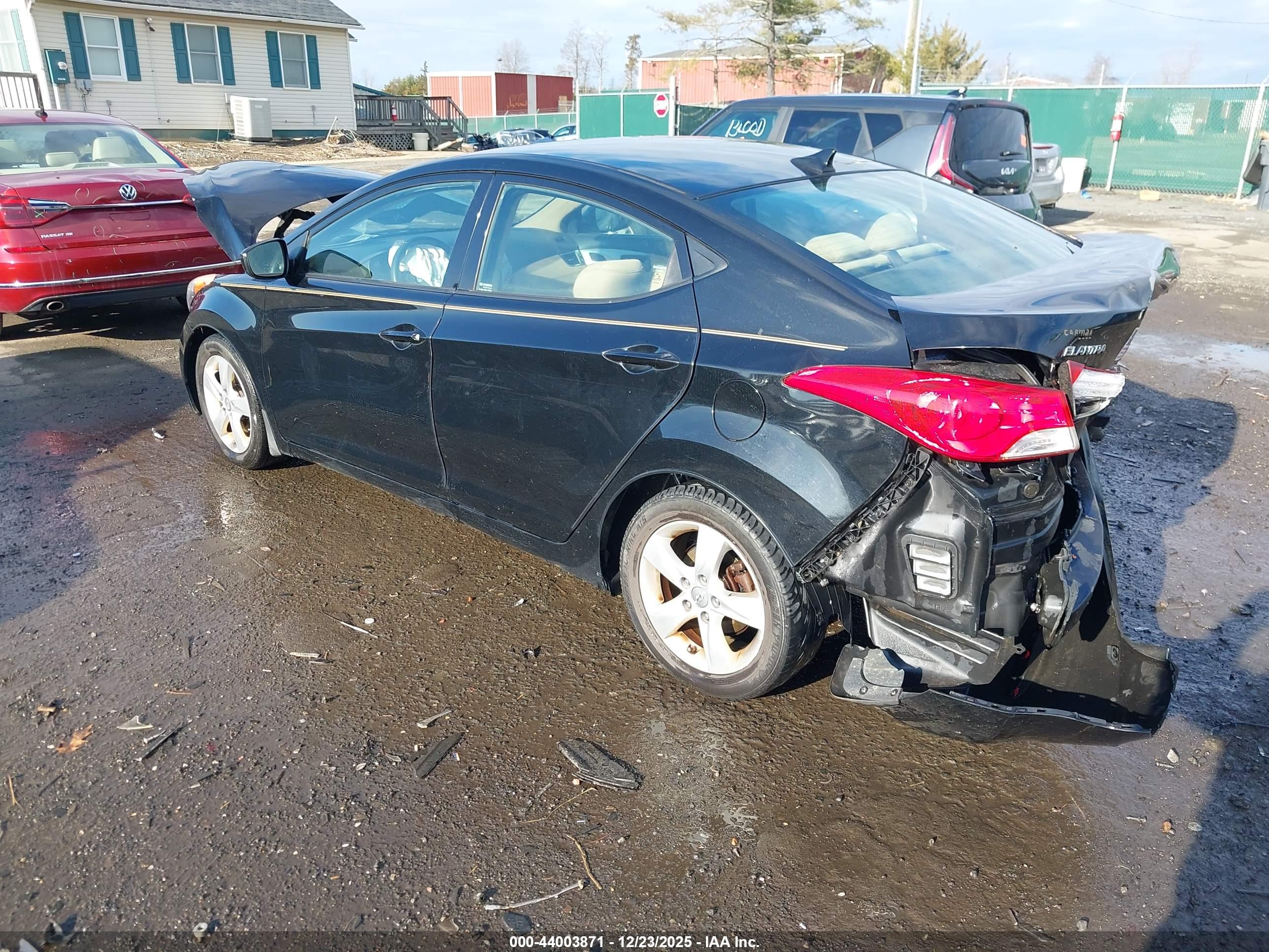 HYUNDAI ELANTRA image 3