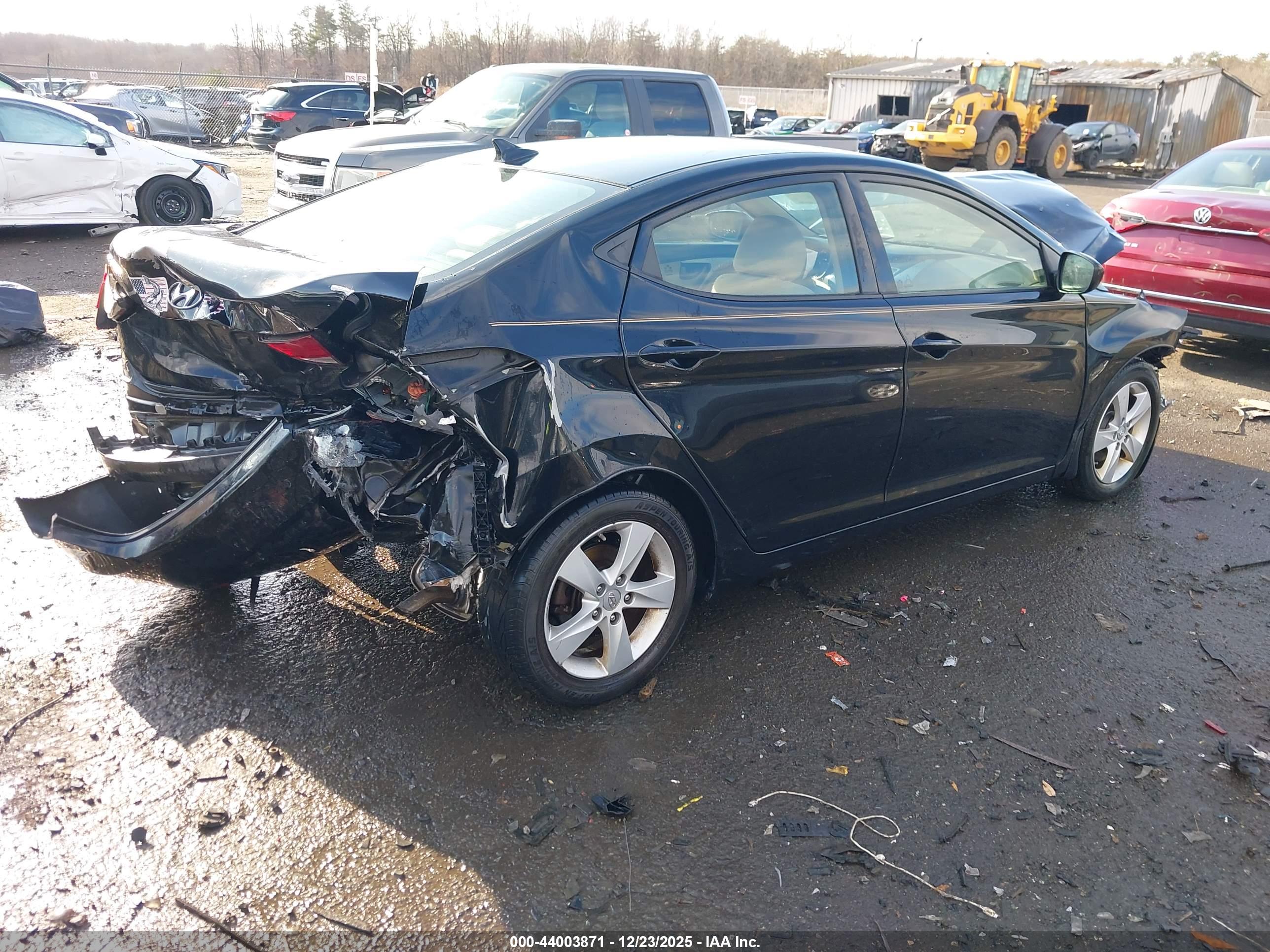 HYUNDAI ELANTRA image 4