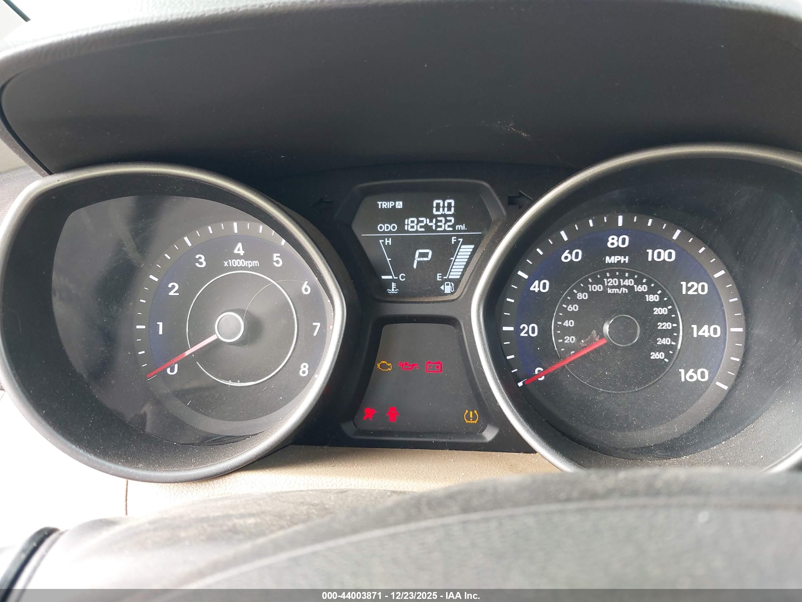 HYUNDAI ELANTRA image 7