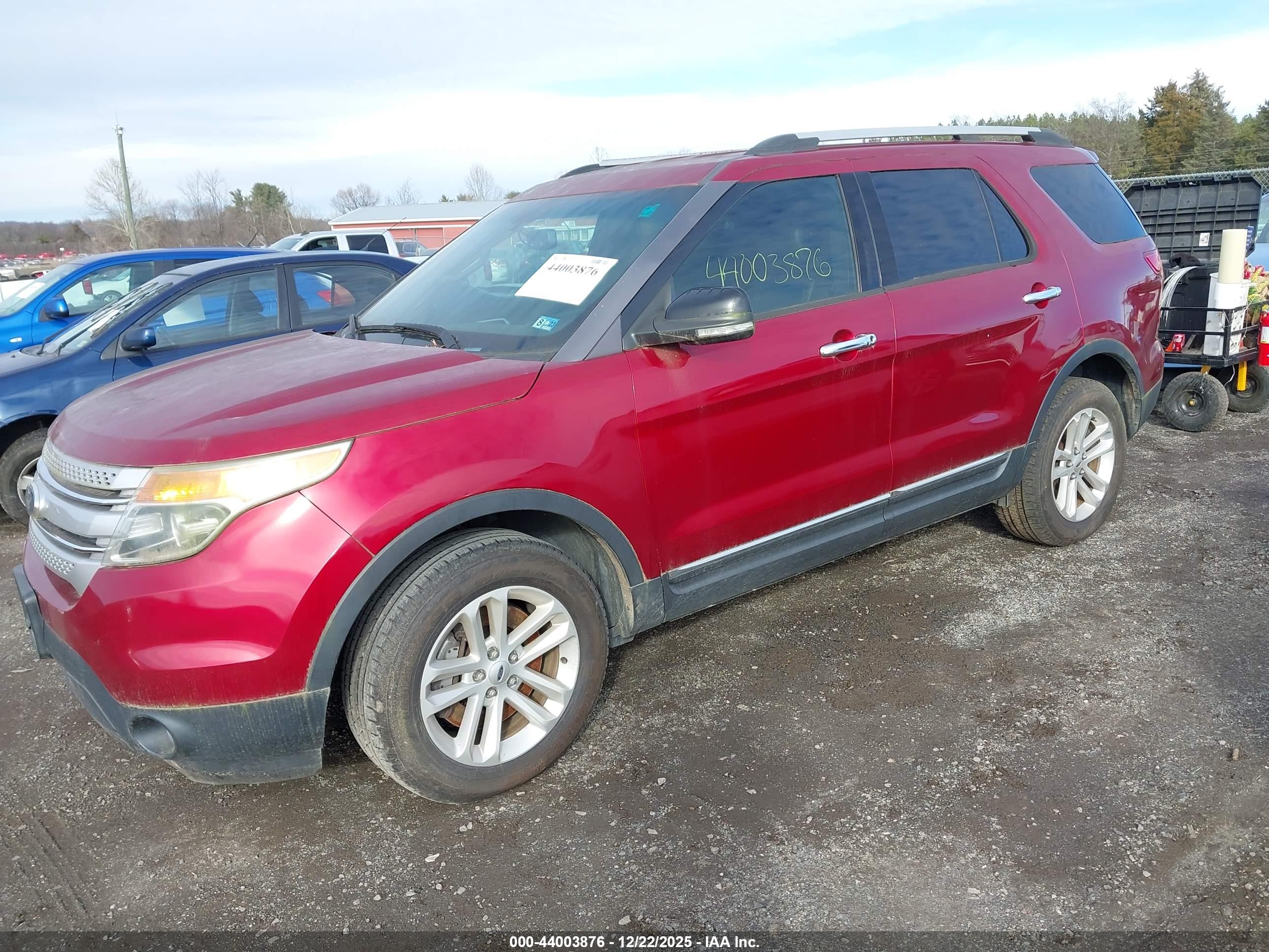 FORD EXPLORER image 2