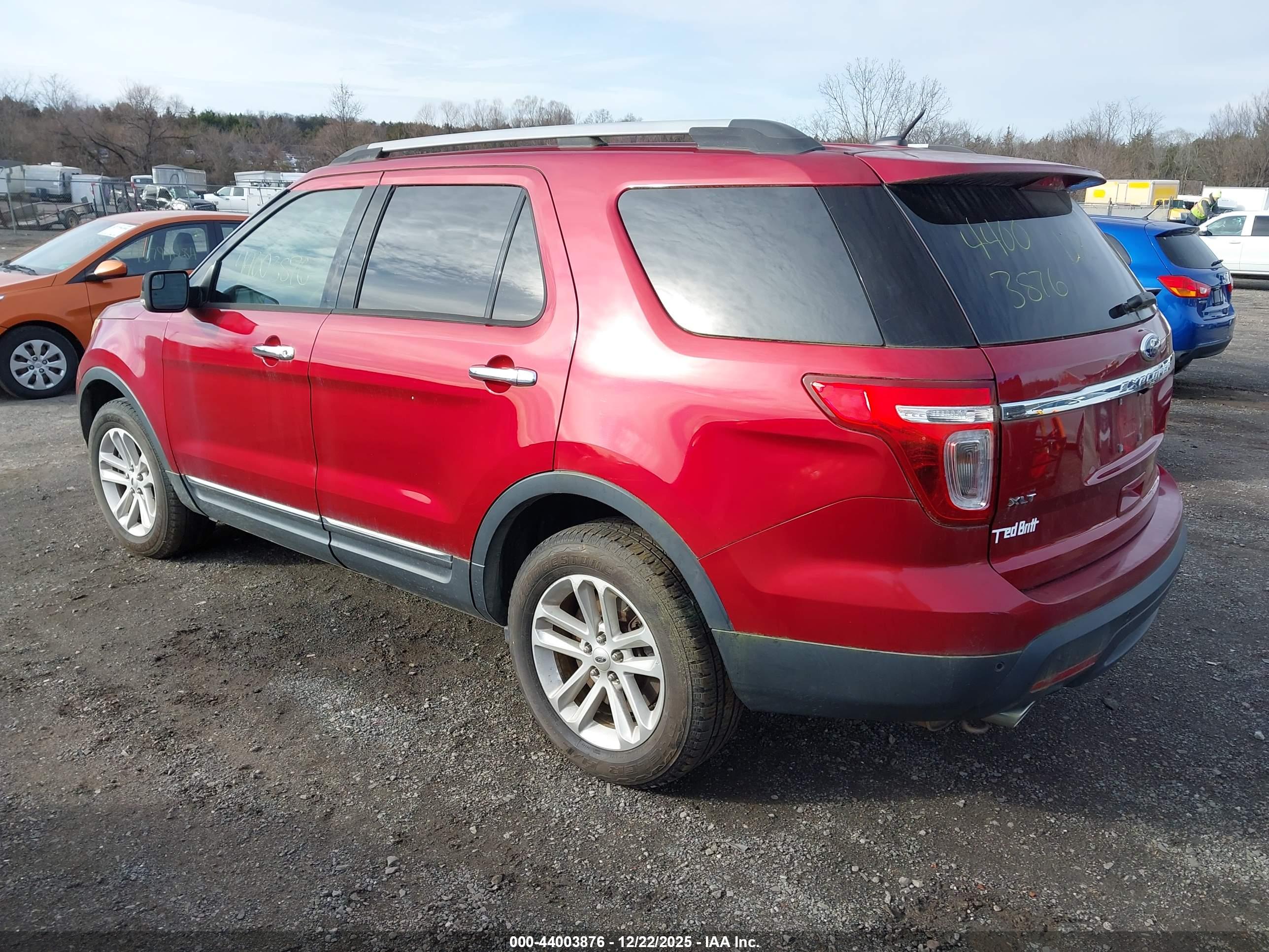 FORD EXPLORER image 3