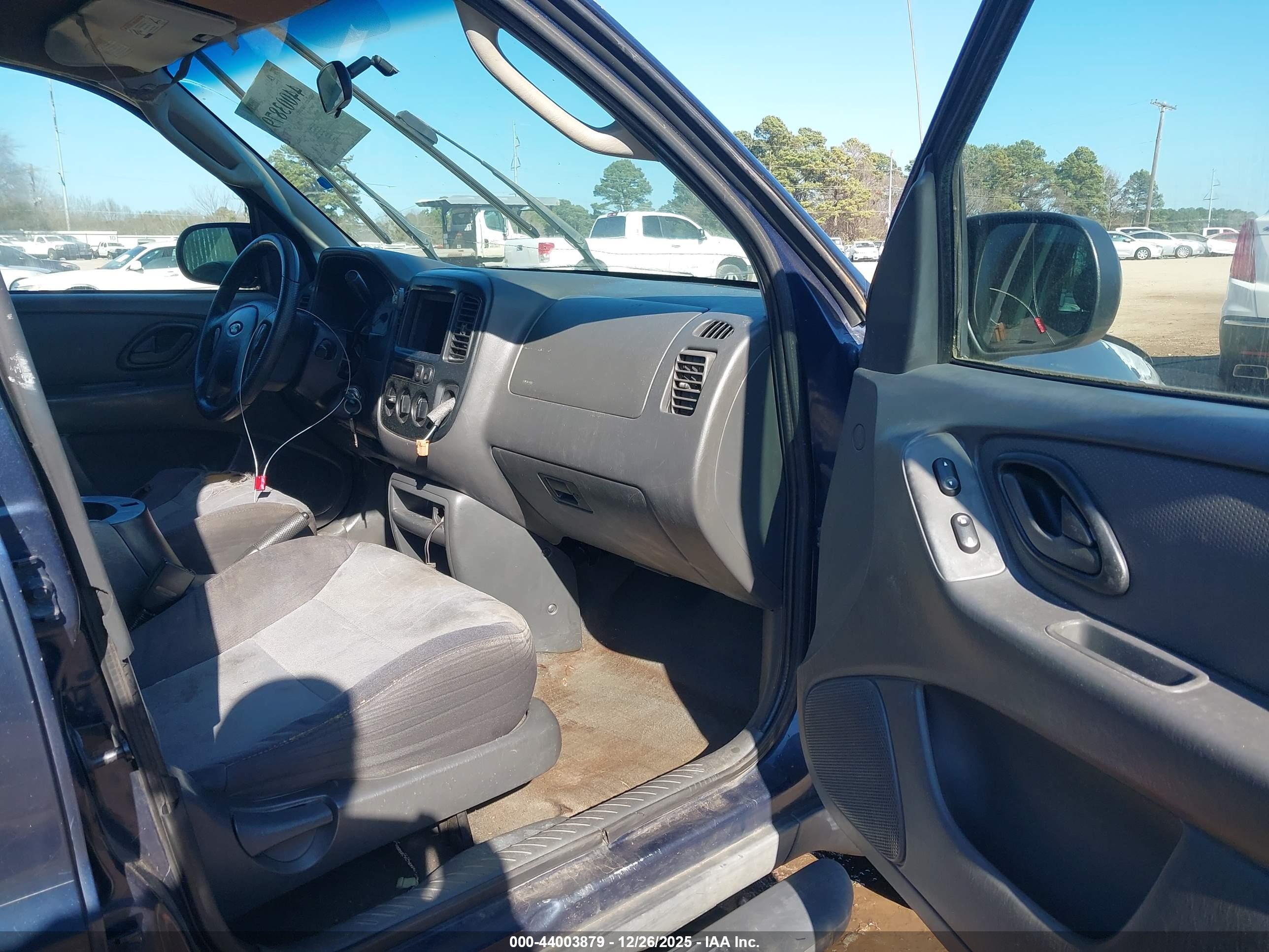 FORD ESCAPE image 5