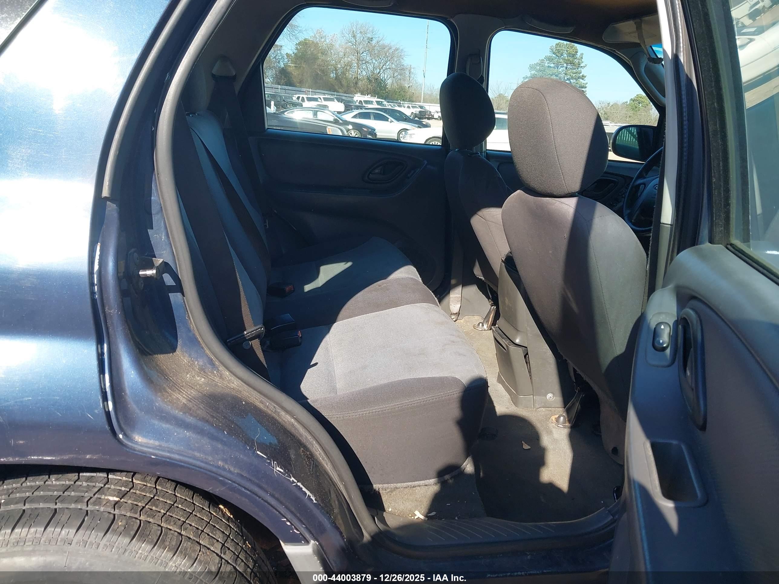 FORD ESCAPE image 8