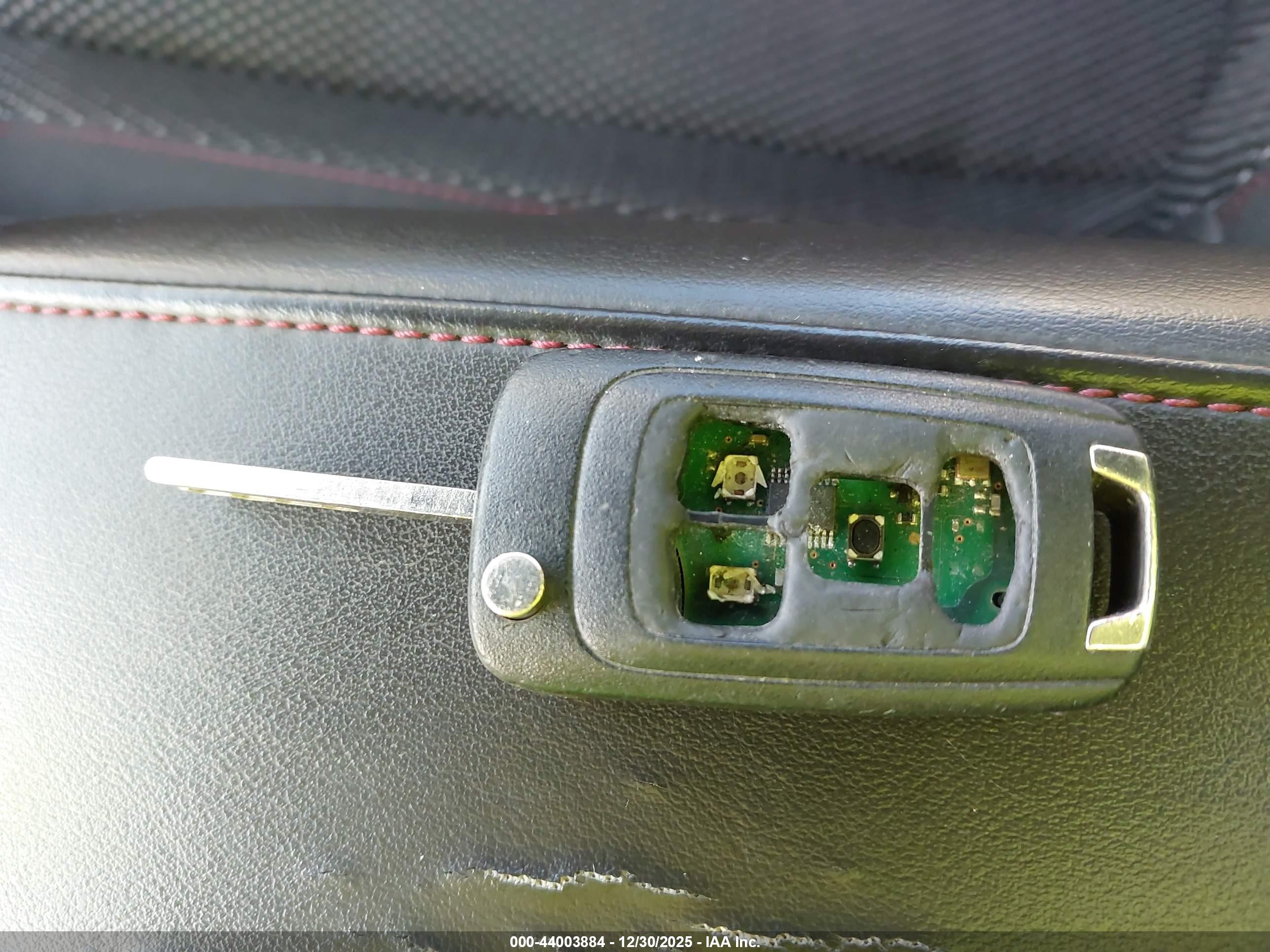 GMC TERRAIN image 11
