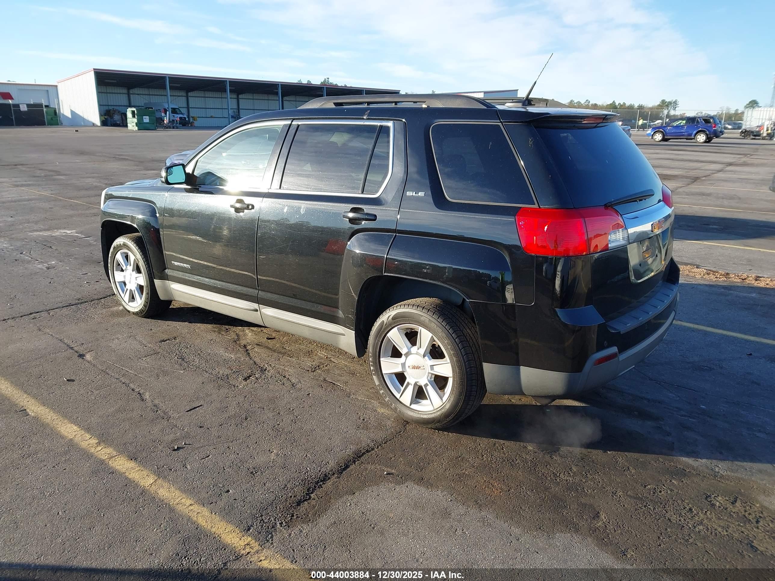 GMC TERRAIN image 3