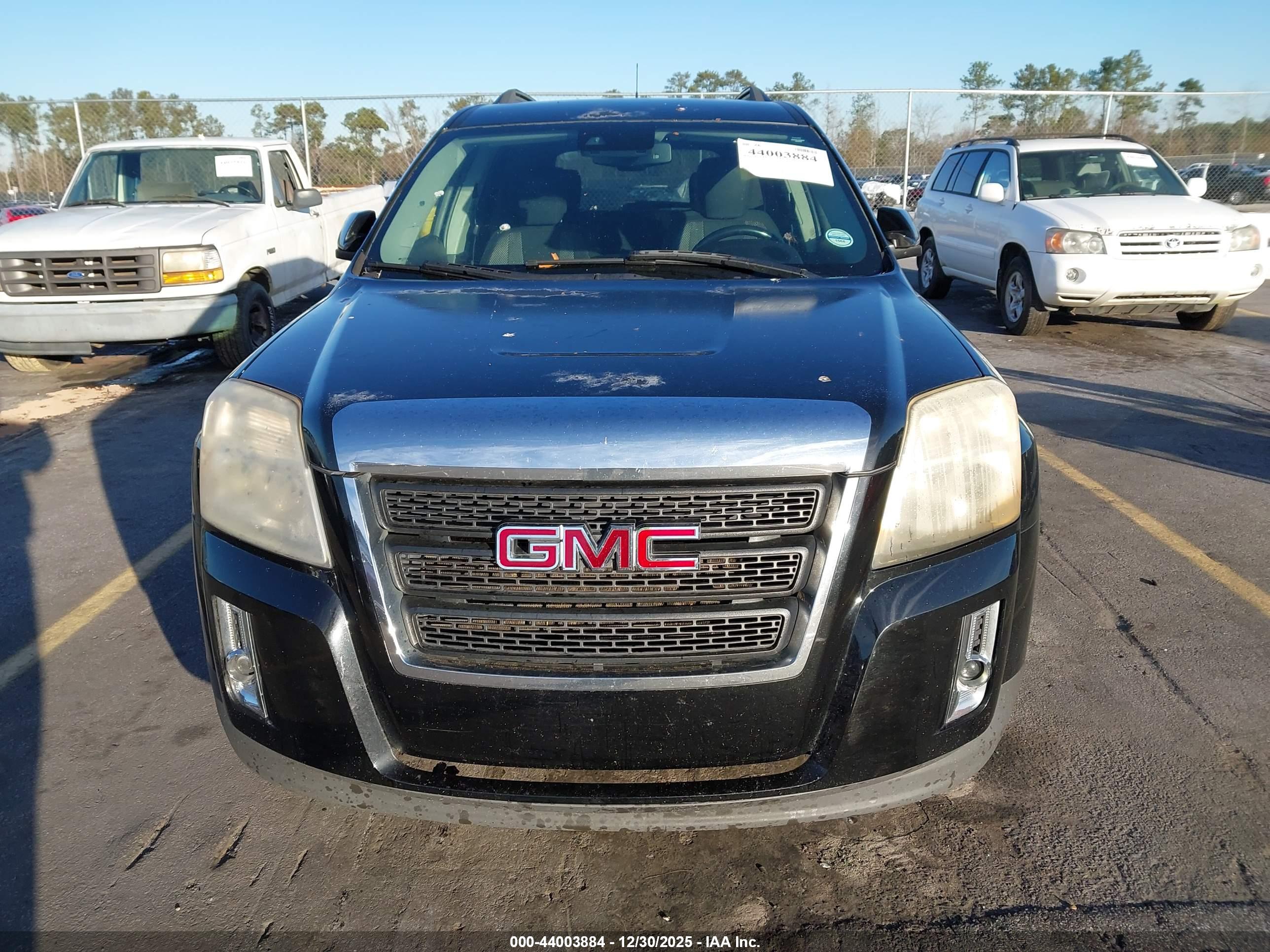 GMC TERRAIN image 6