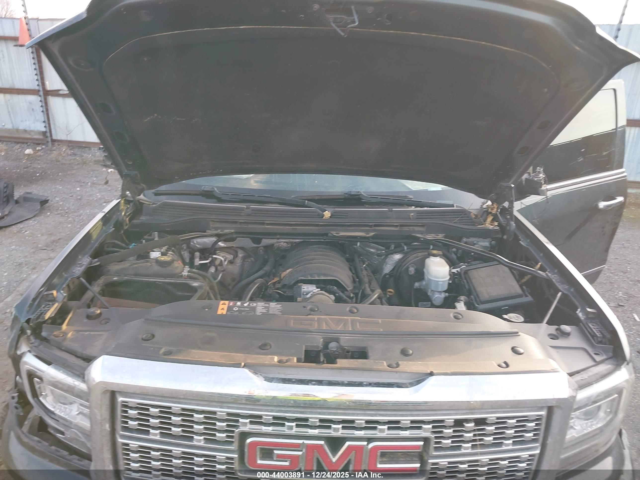 GMC SIERRA image 10