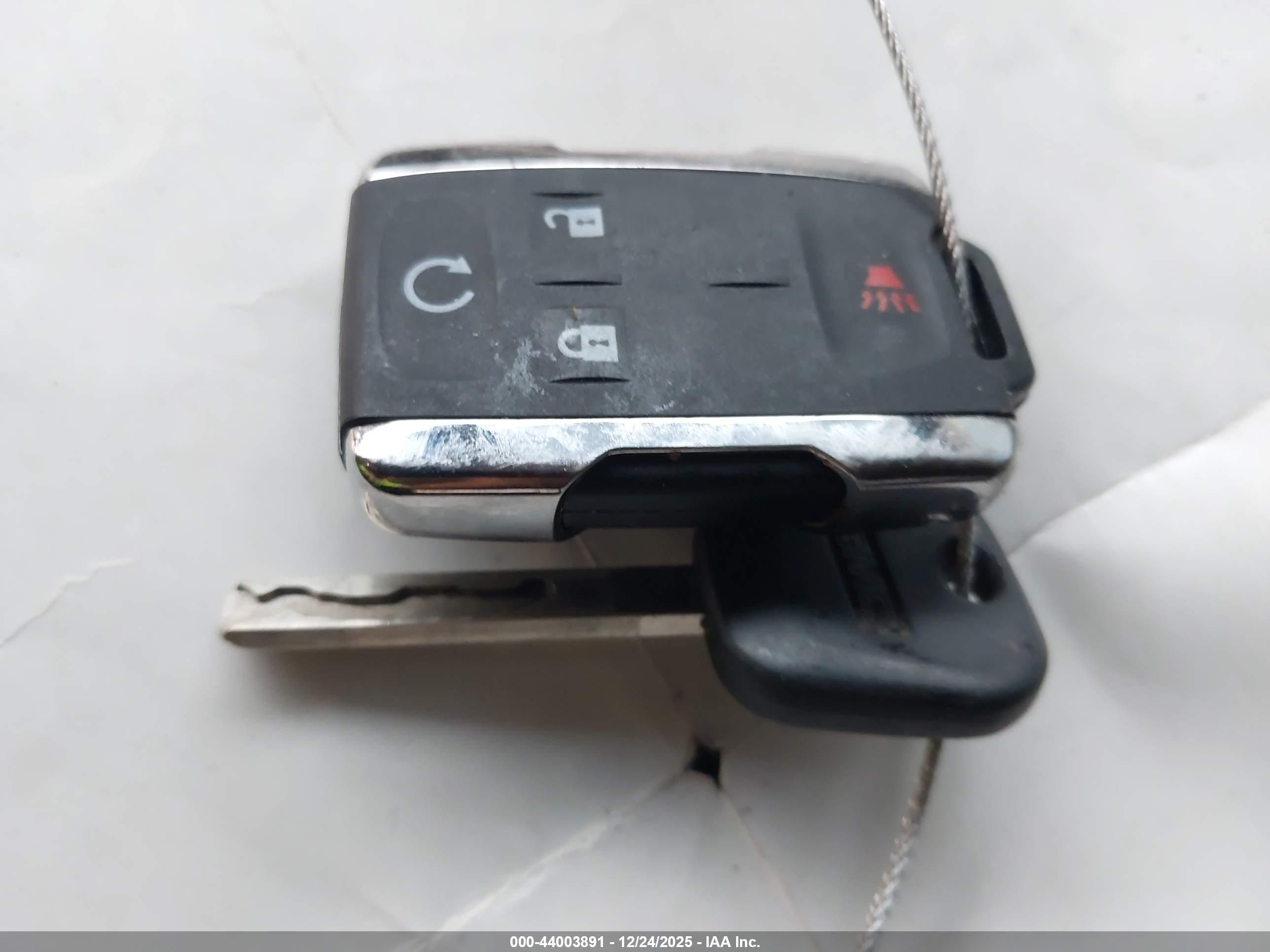 GMC SIERRA image 11