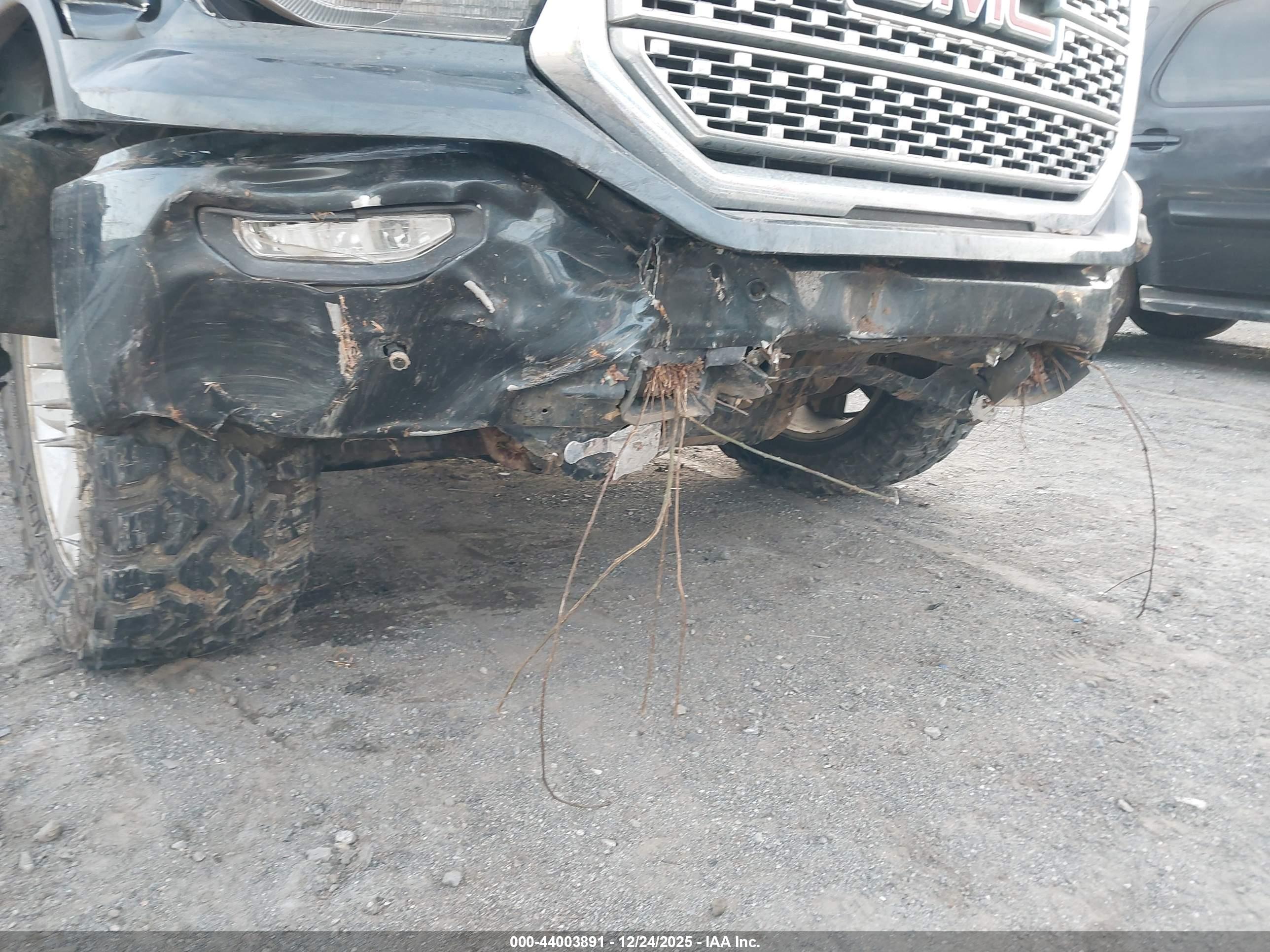 GMC SIERRA image 6